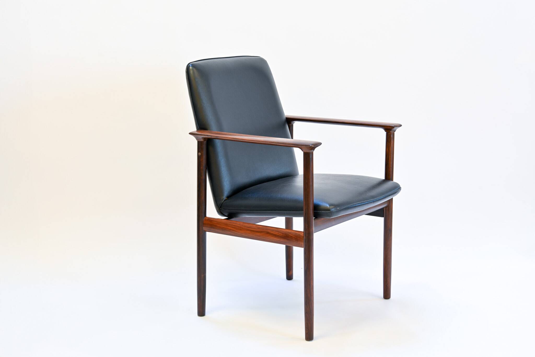Impala armchair for Fristho rosewood
