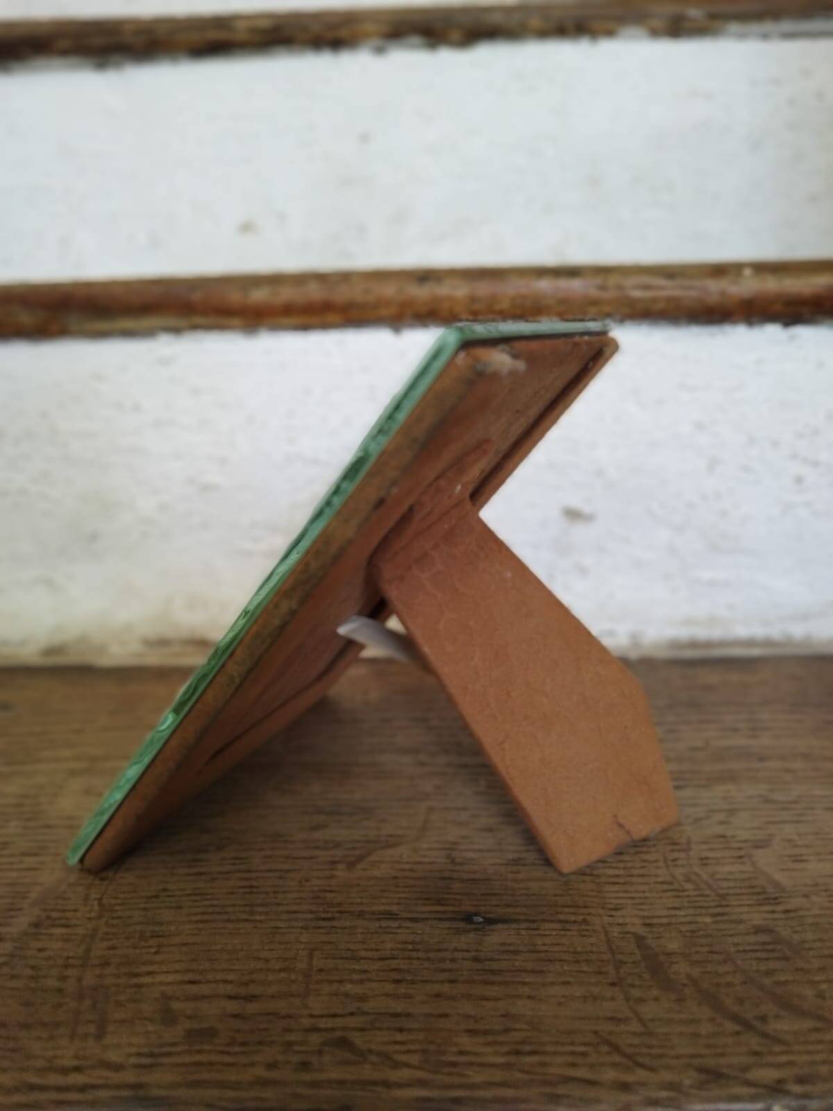 Beveled mirror photo frame to stand, suede back