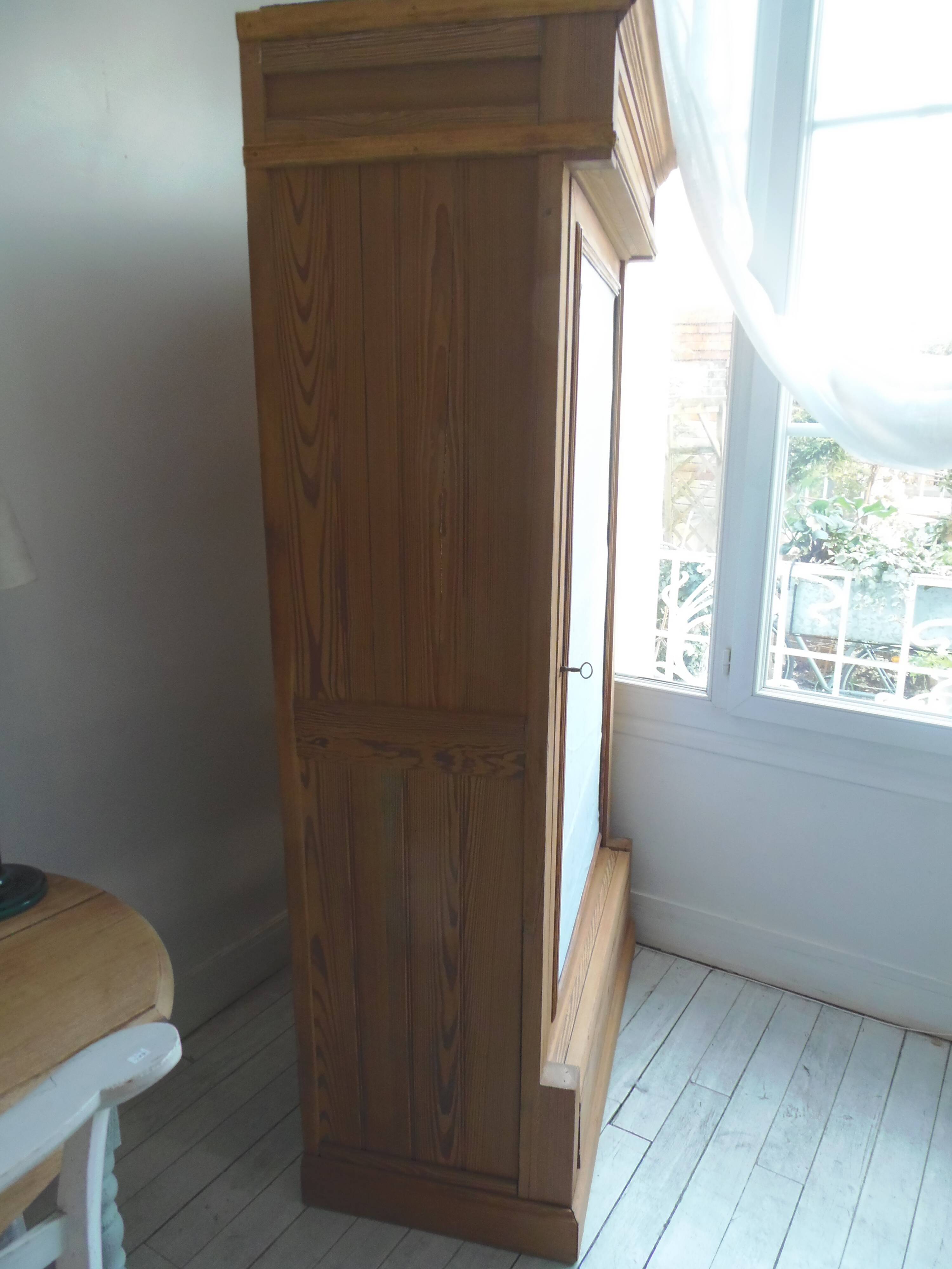 Lingerie, wardrobe, dresser from 1905 in pitch pine with a waxed finish.