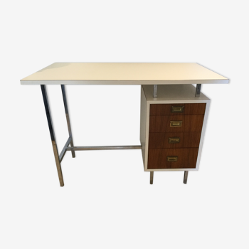 Bureau minimaliste vintage