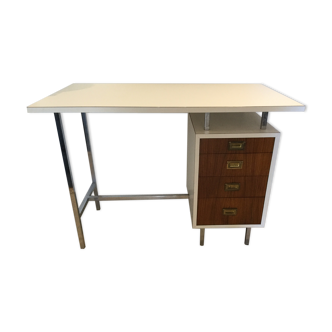 Bureau minimaliste vintage