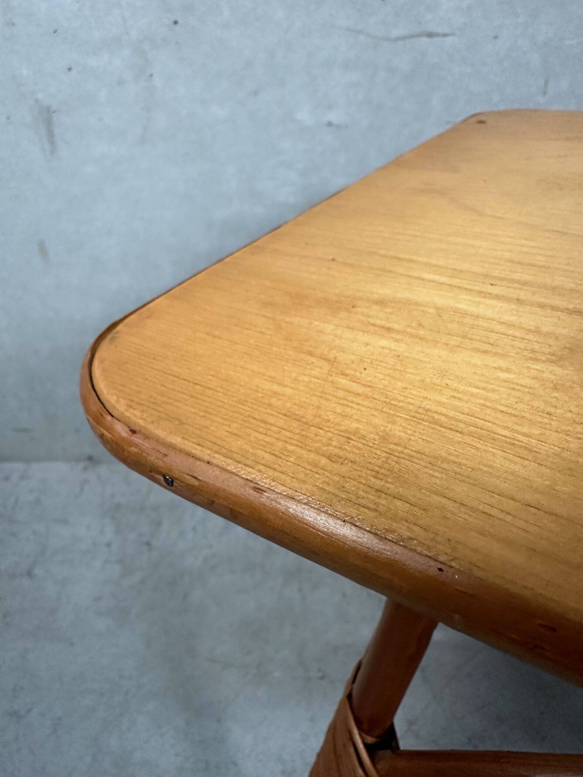 Table en rotin vintage – boho