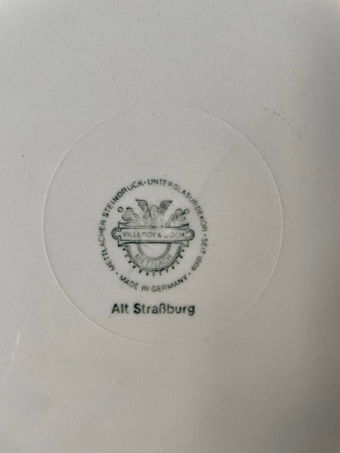 Paire de plats ronds Villeroy & Boch Mettlach Vieux Strasbourg