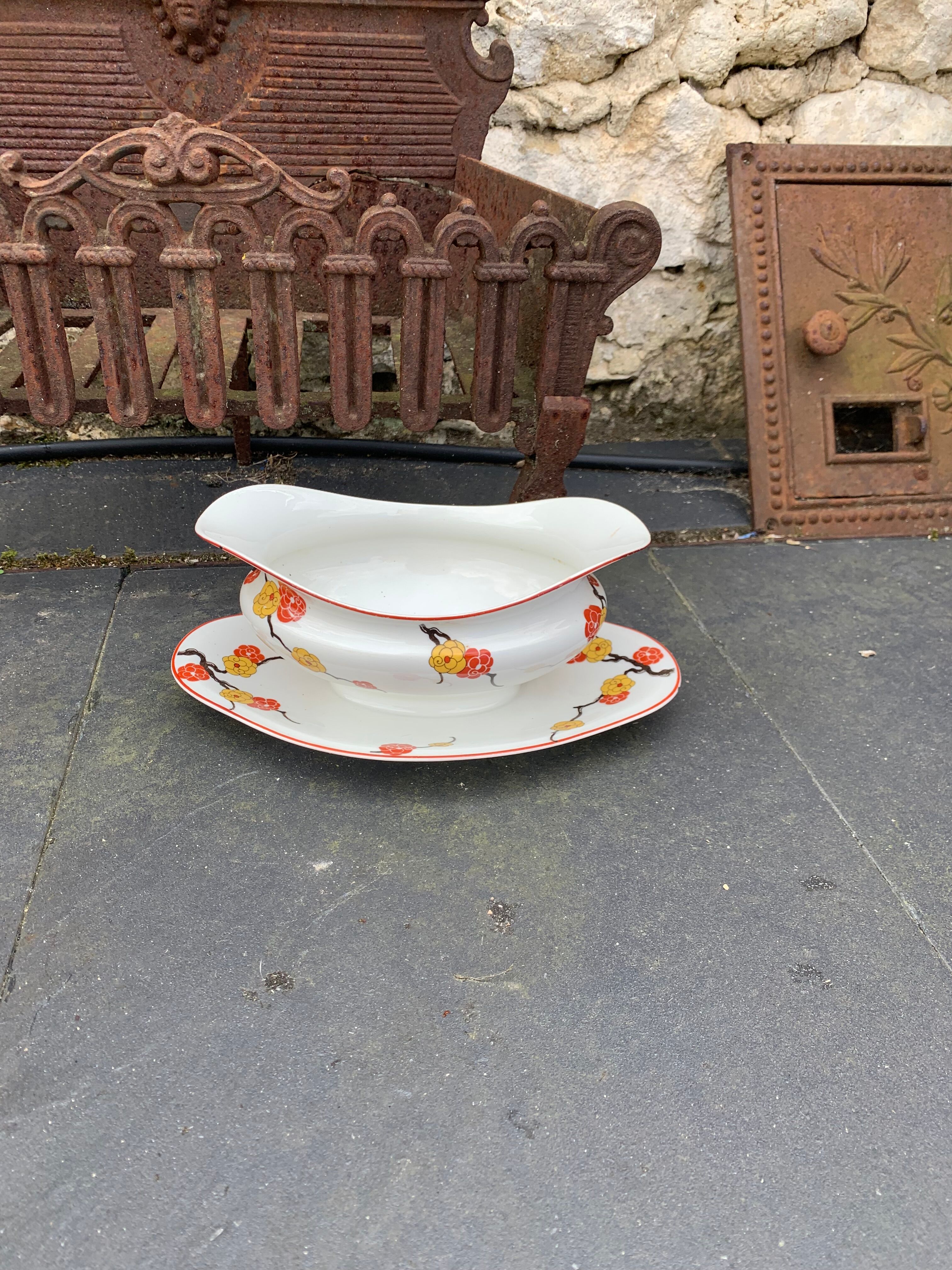 Serving dish and gravy boat in limoges porcelain, stamped b & cie limoges france
