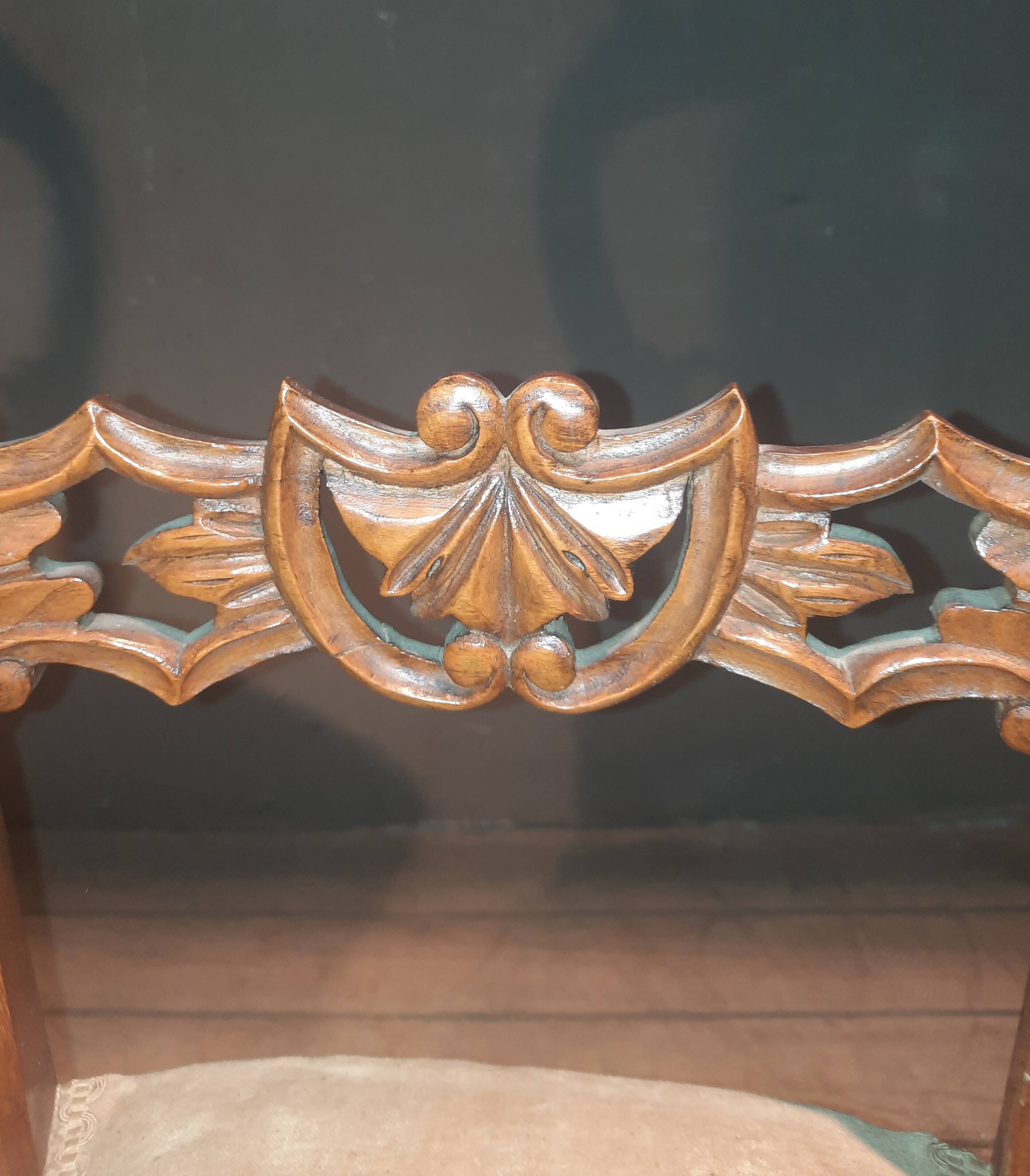 Set of 4 blond braked chairs