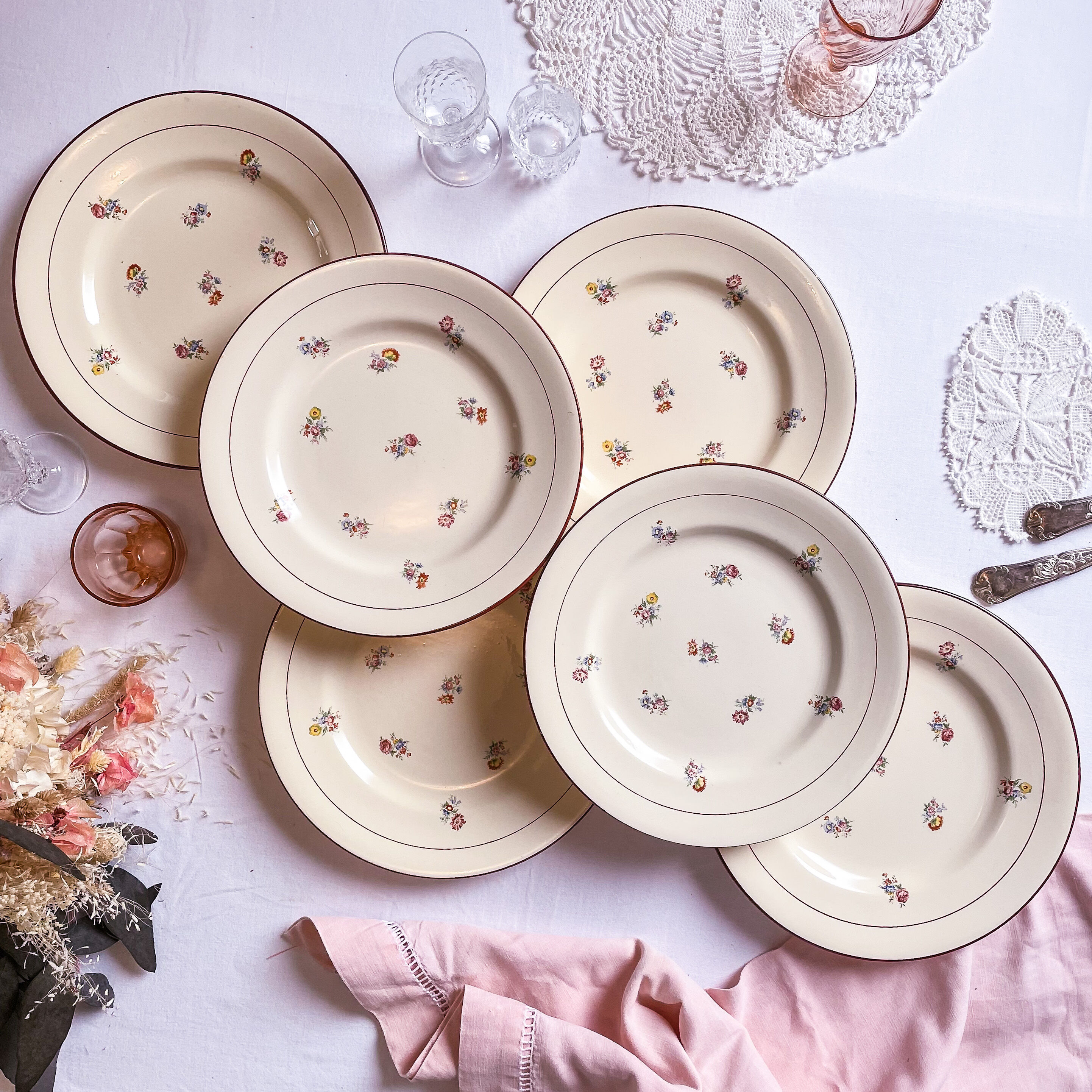 6 flat plate floral salines