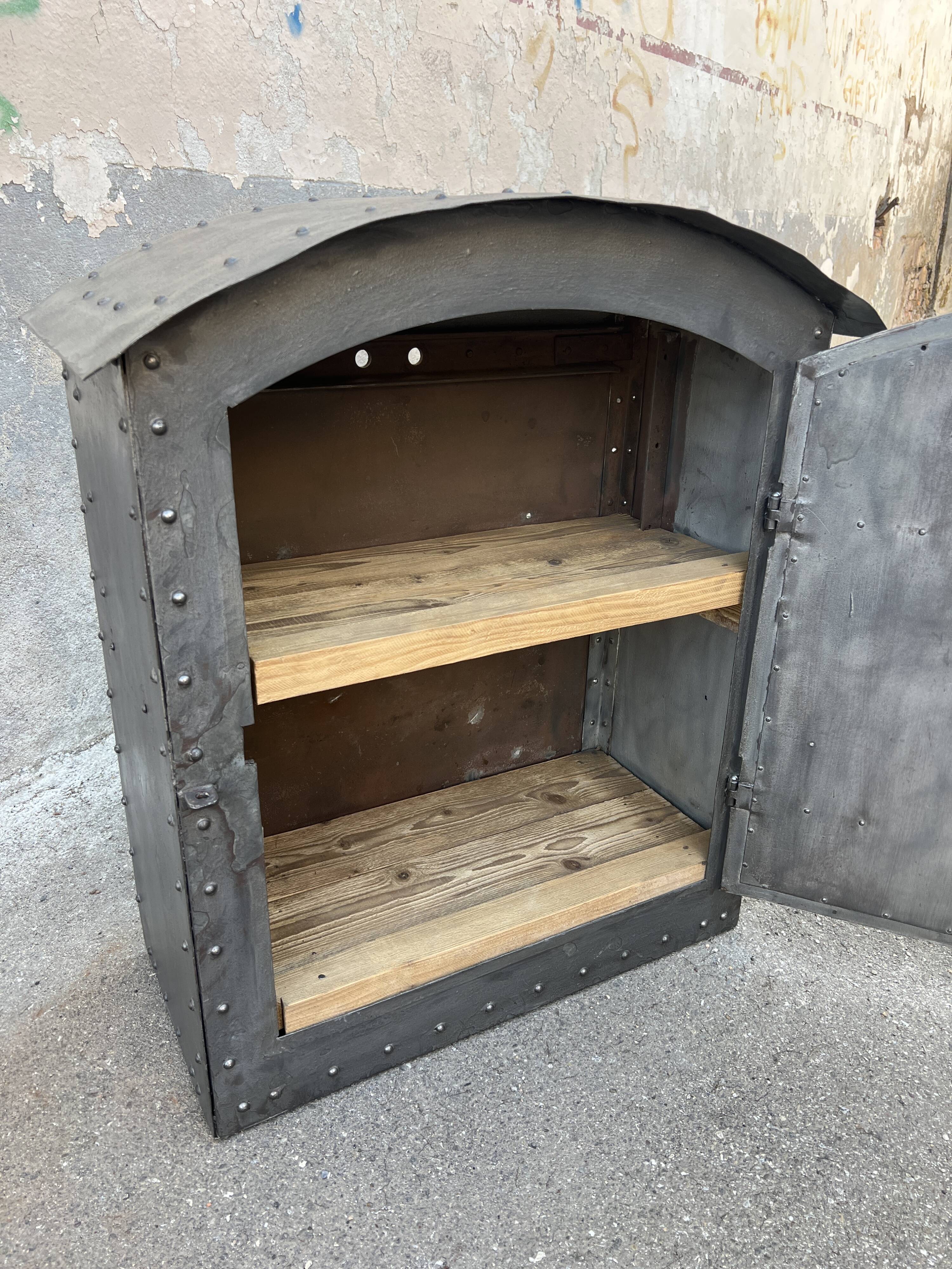 Riveted SNCF Electric Box