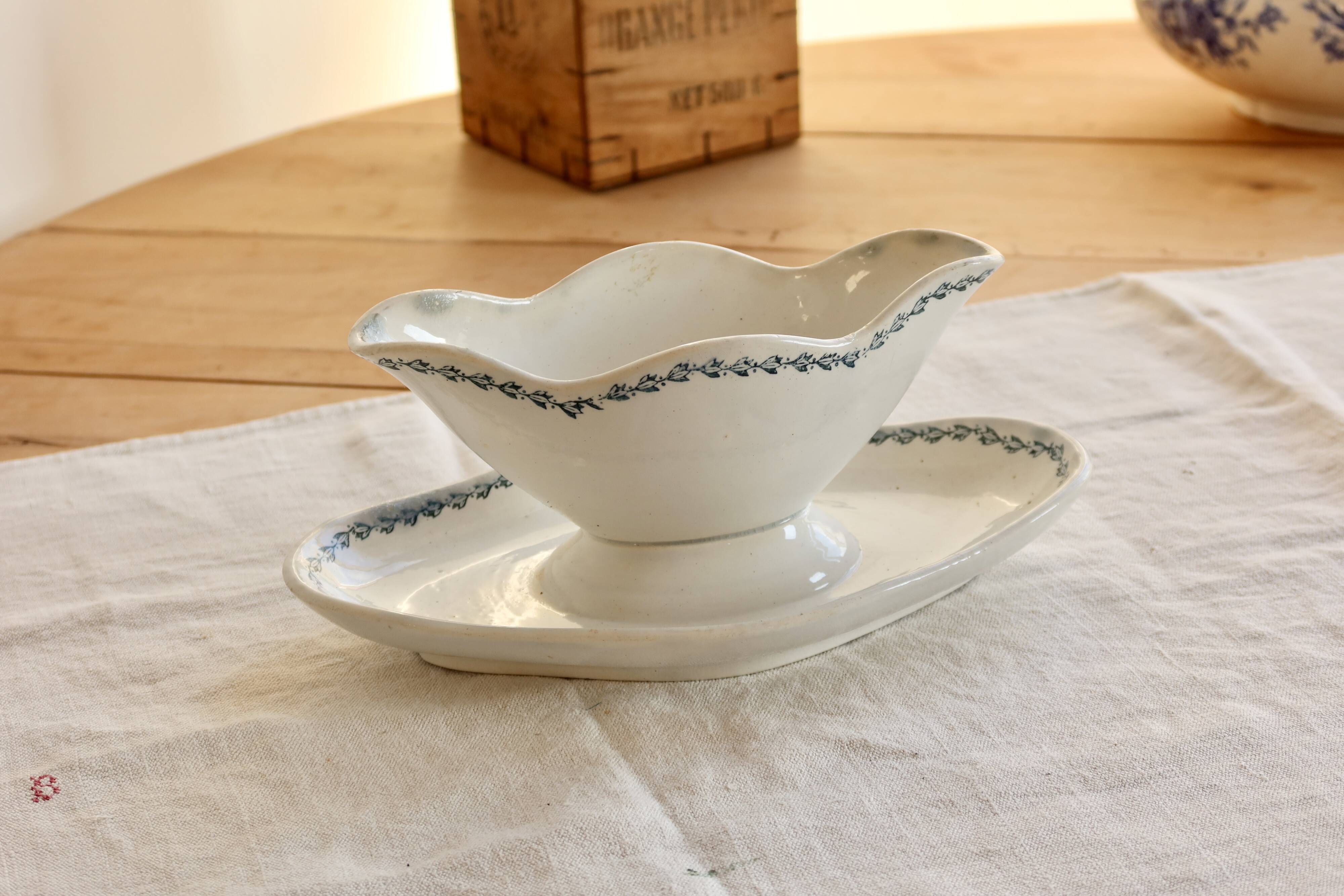 Old Saint-Amand ironstone sauce boat model 4022 - Blue floral rim