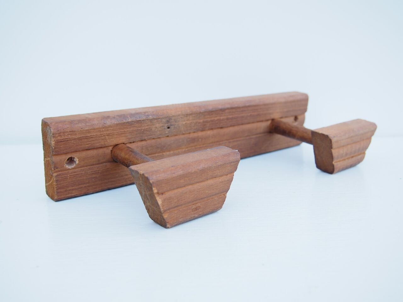 Door coat wooden with 2 balls