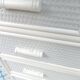 Commode blanche en rotin