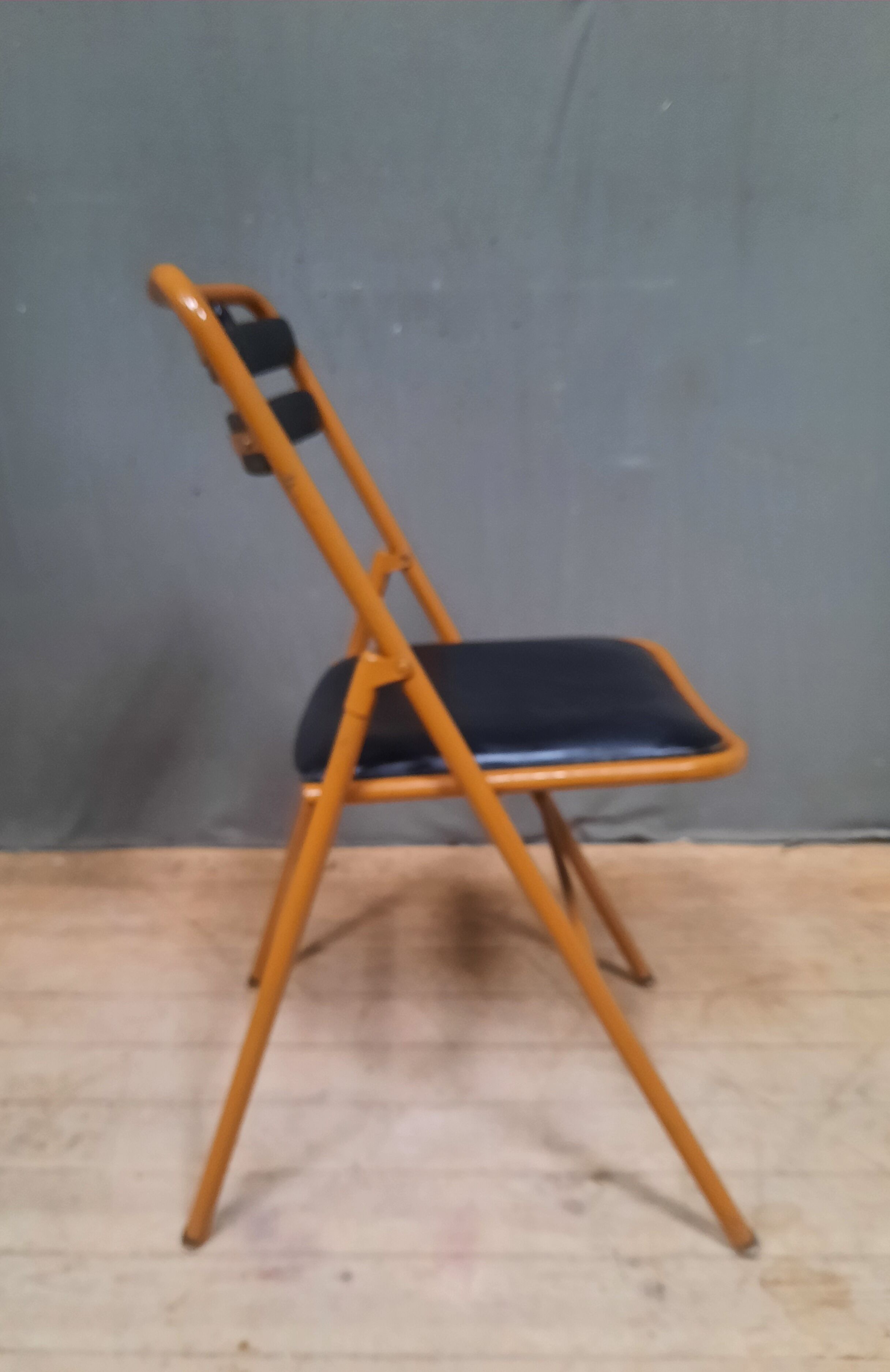 4 folding chairs metal and skai
