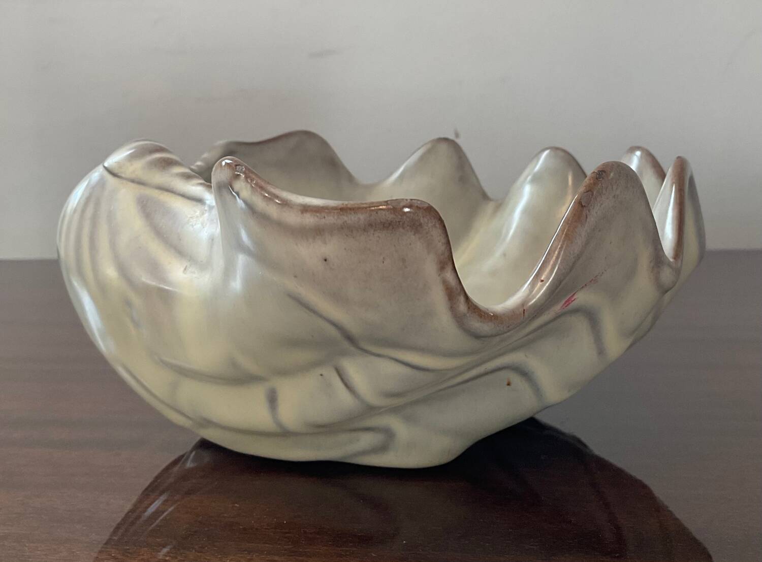 Vintage ceramic shell emptier Italy