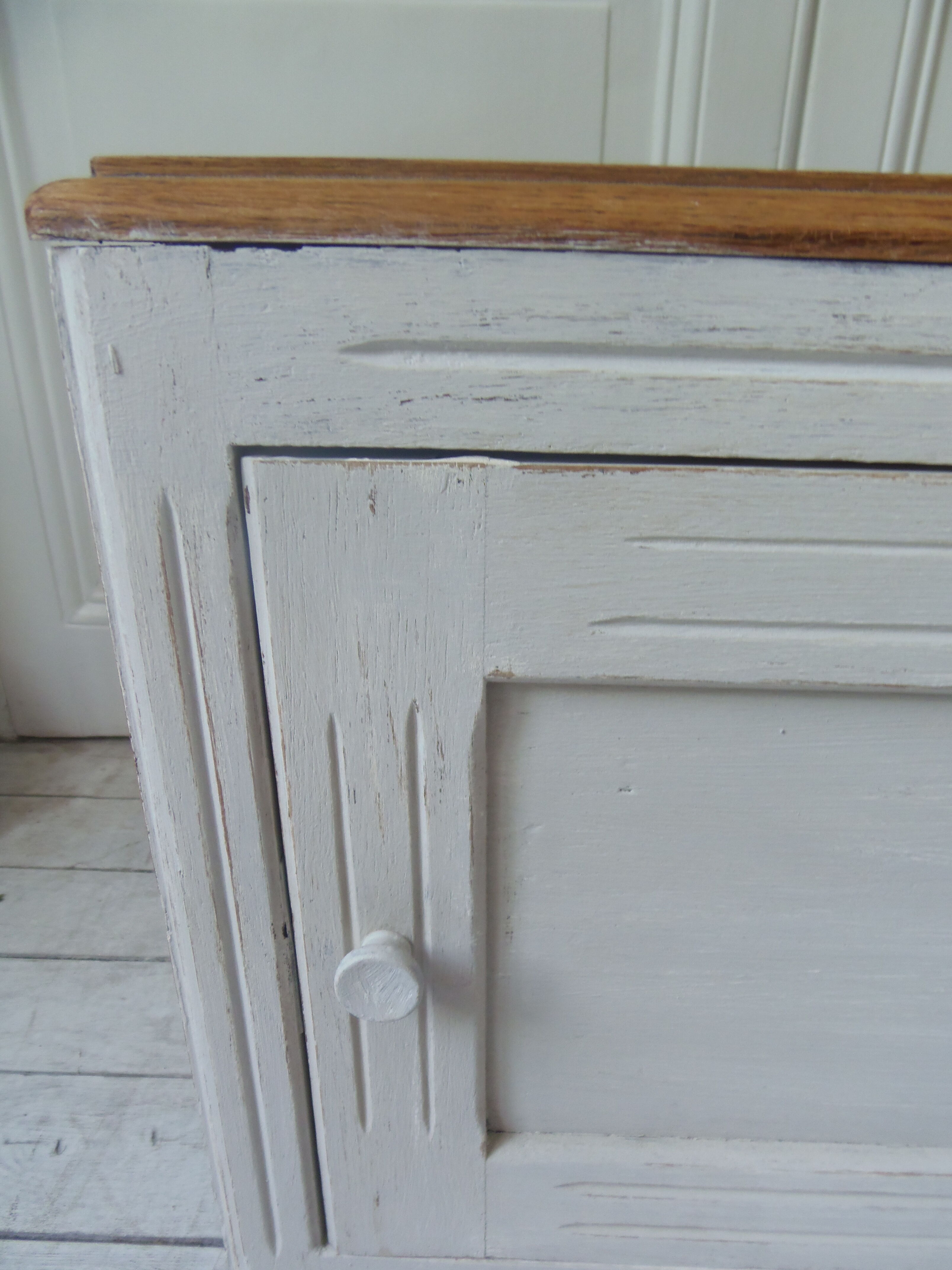 Storage furniture, bedside, pearl grey patinated sofa end, oak tray.