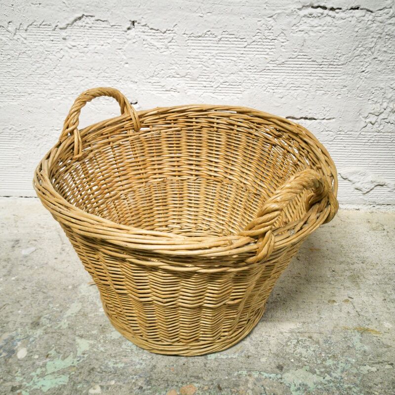 Woven wicker basket