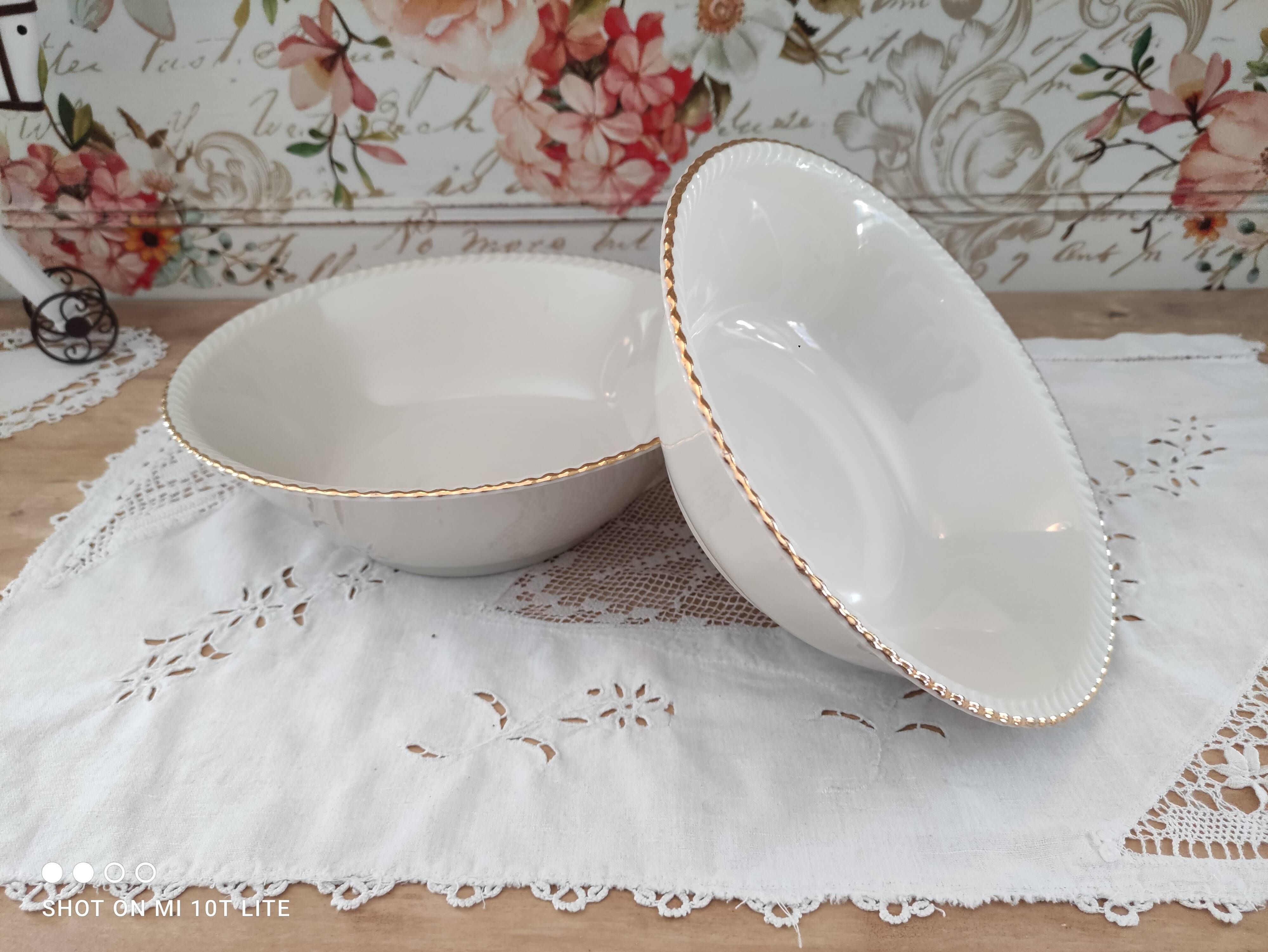 Set of 2 pull-out salad bowls in porcelain Bavaria beige bordered gold model Jutta