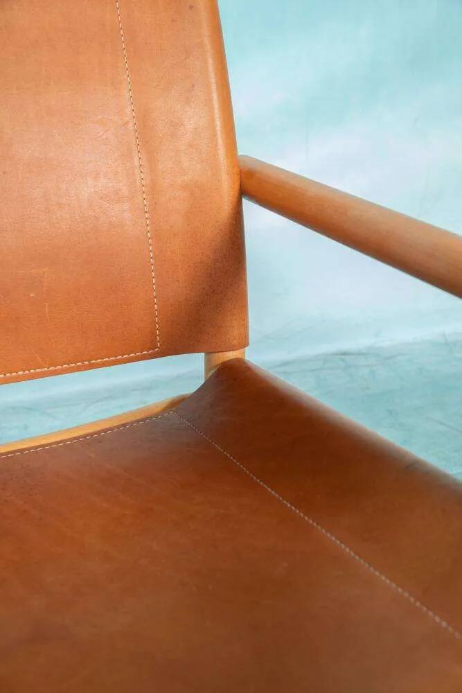 Danish safari chair in beech wood and leather from the 1970s.