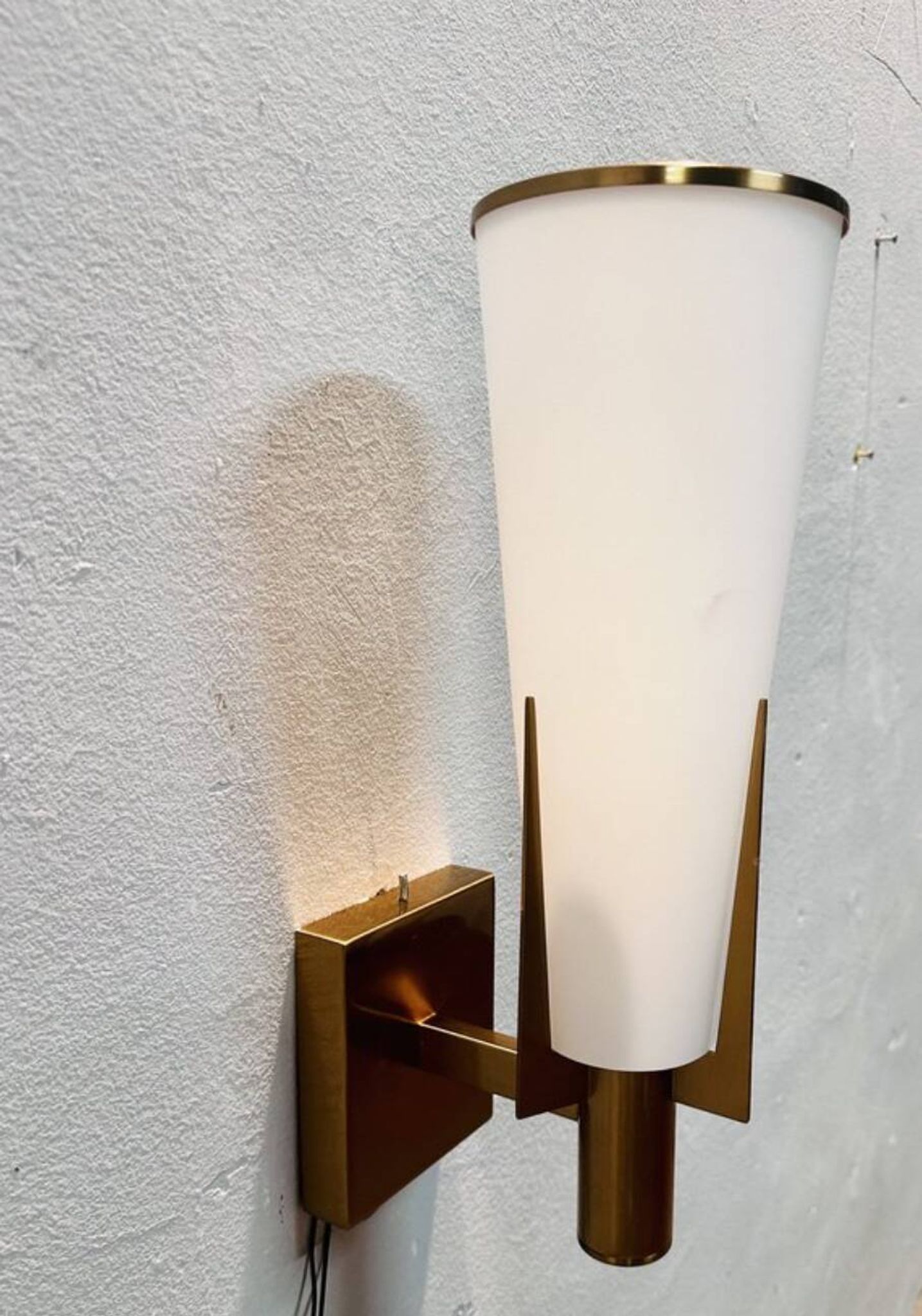 Applique en laiton et opaline, 1950
