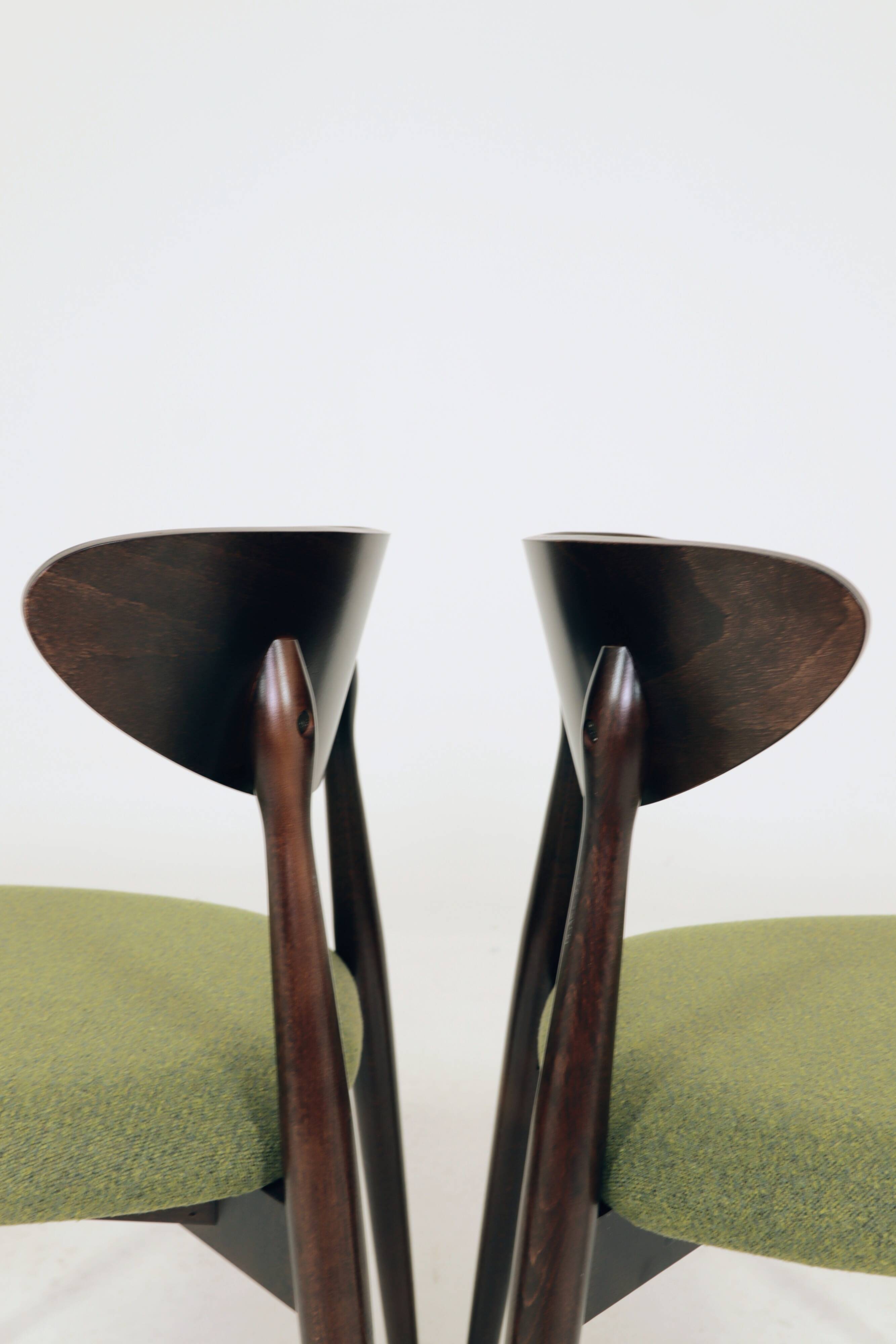 Modern Set of 2 Dining Chairs, Avocado Green Bouclè and Dark Wood