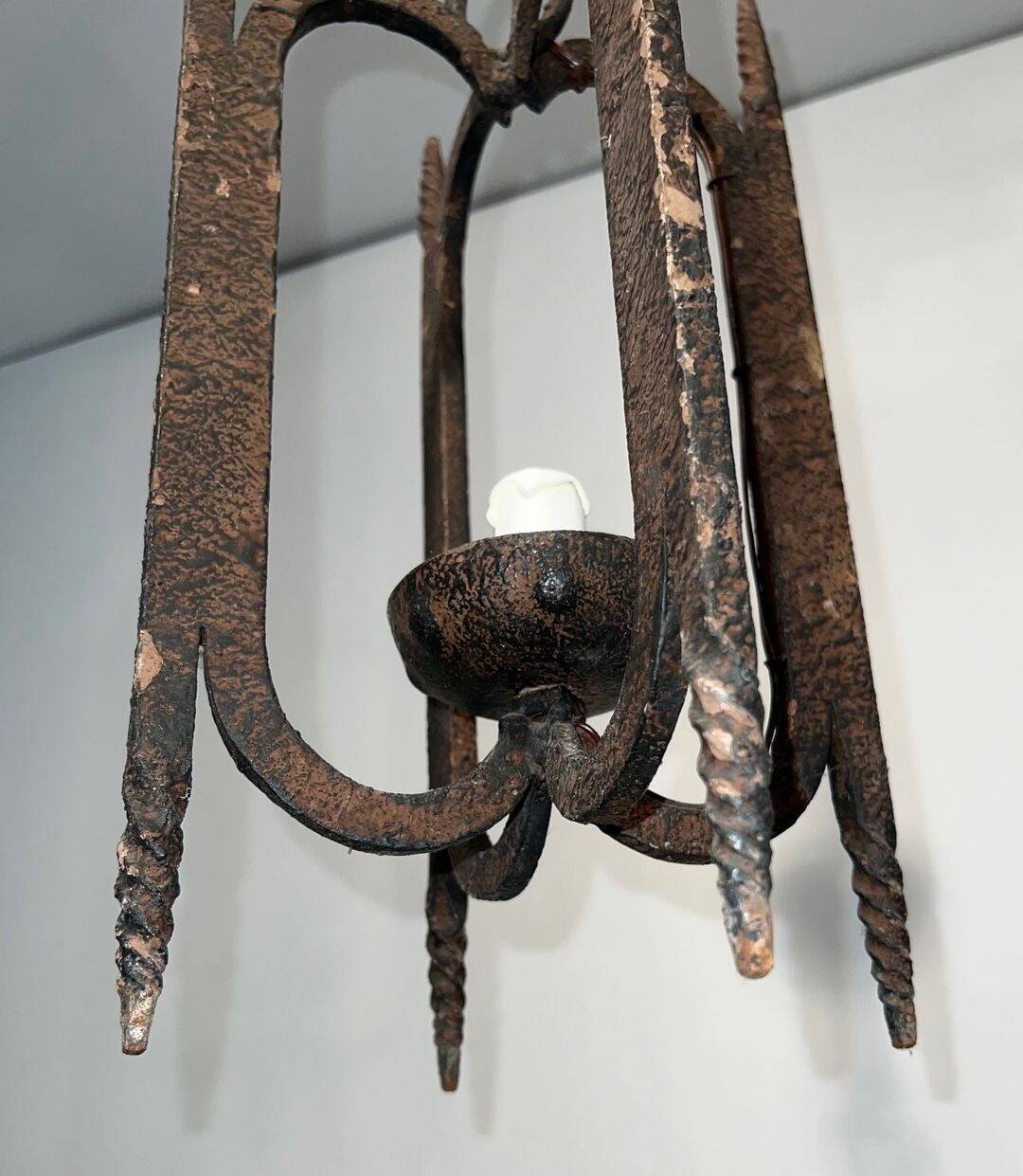 Suspension en fer forgé, travail français, circa 1950