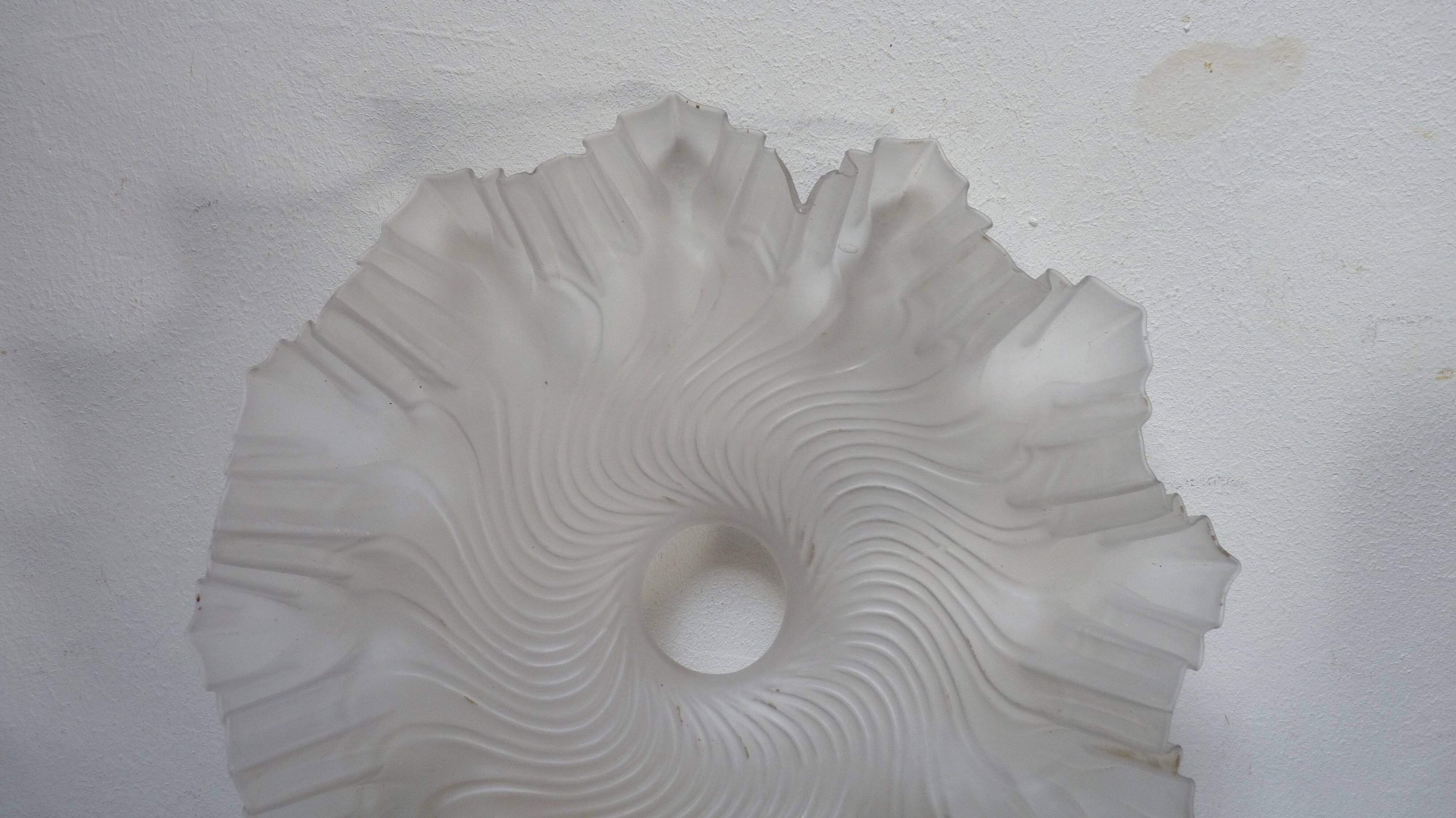 Superb vintage Art Deco glass lampshade, pendant.