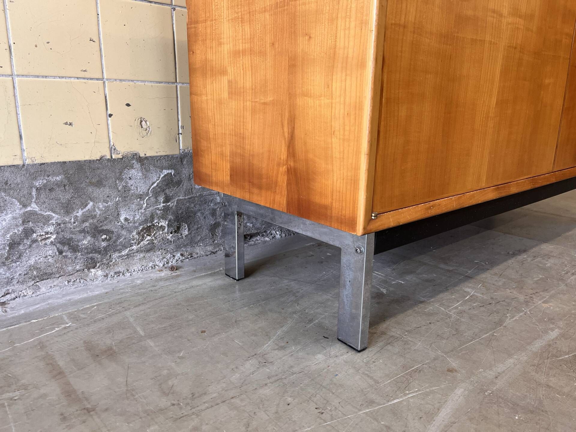 Vintage cabinet