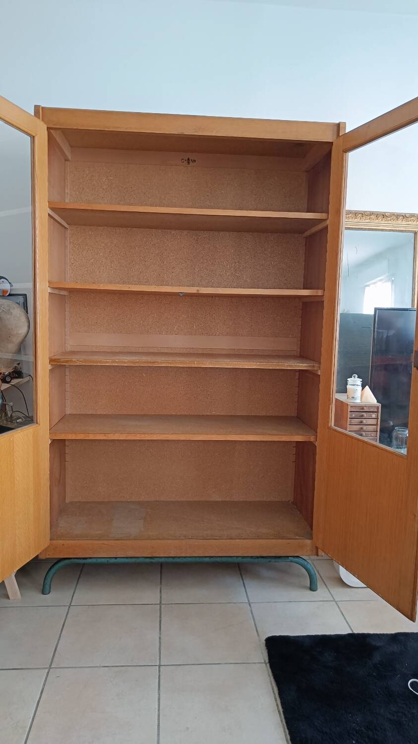 Ancienne armoire vitrine écolière