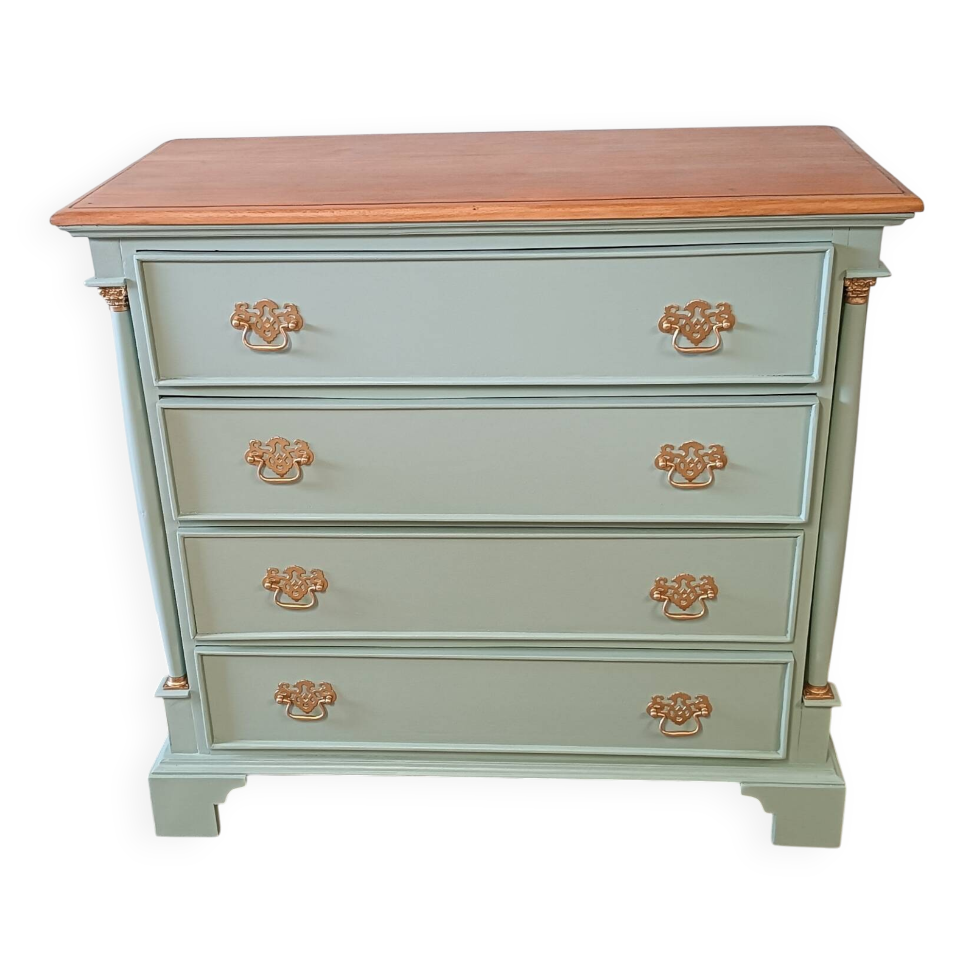 Stylish chest of drawers