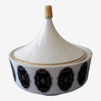 White porcelain sugar bowl with blue patterns and gold decorations. Stamped Echt Kobalt - Made in GDR.