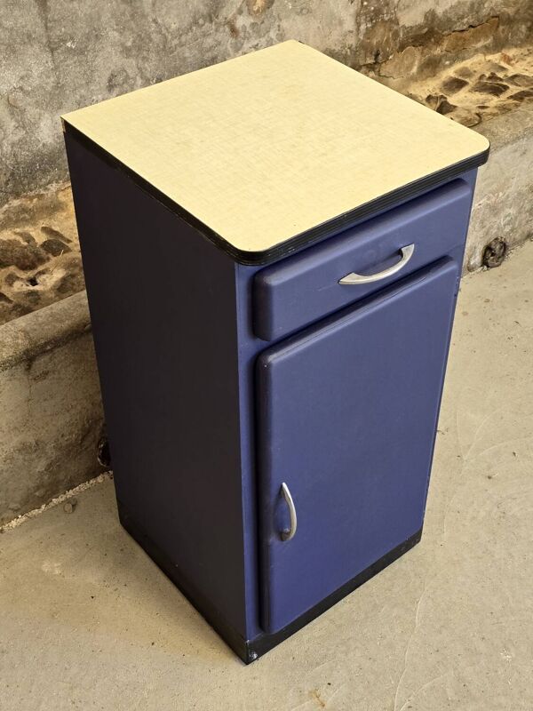 Petit meuble de cuisine Mado 1960 repeint en bleu de Sèvres
