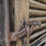 Ancienne paire de volets bois, château XlXème
