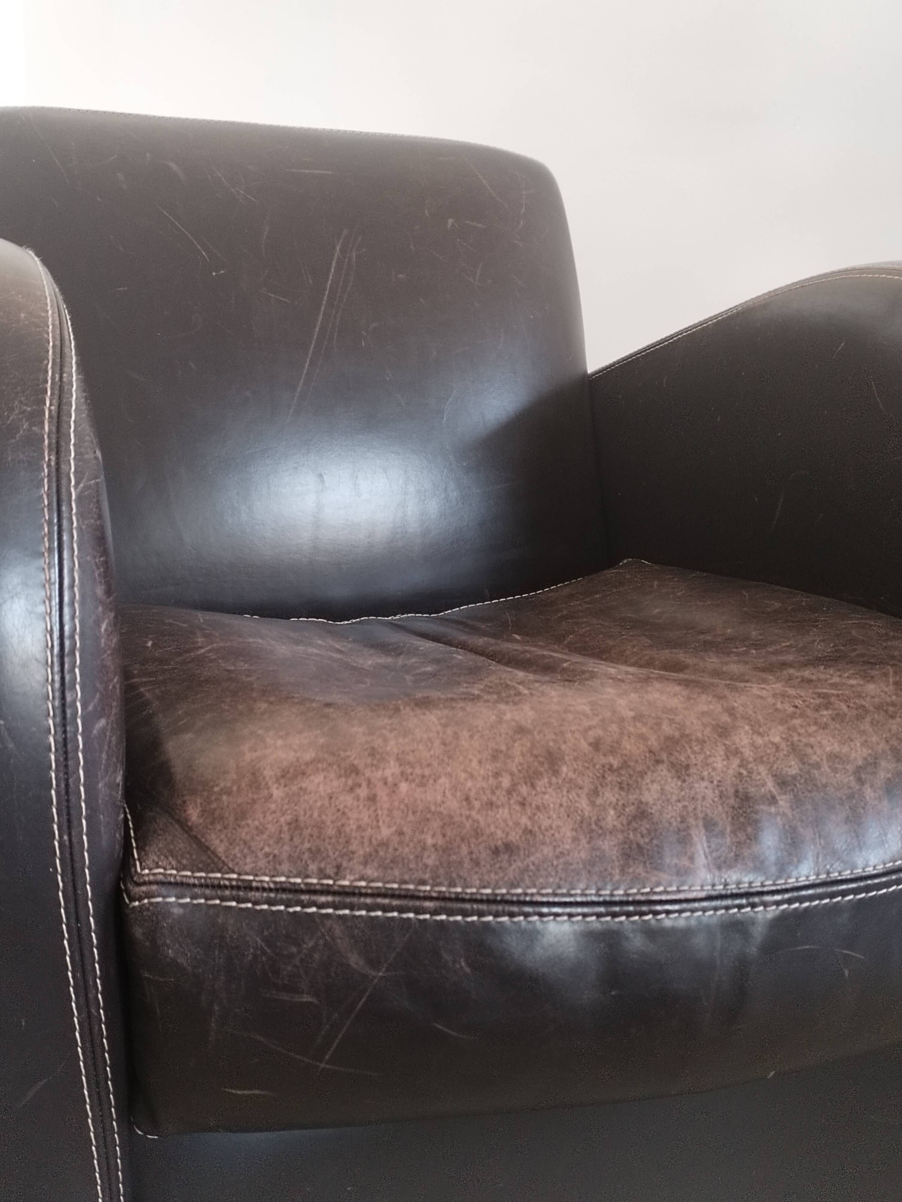 Vintage club armchair in dark brown leather – 1980s-1990s style