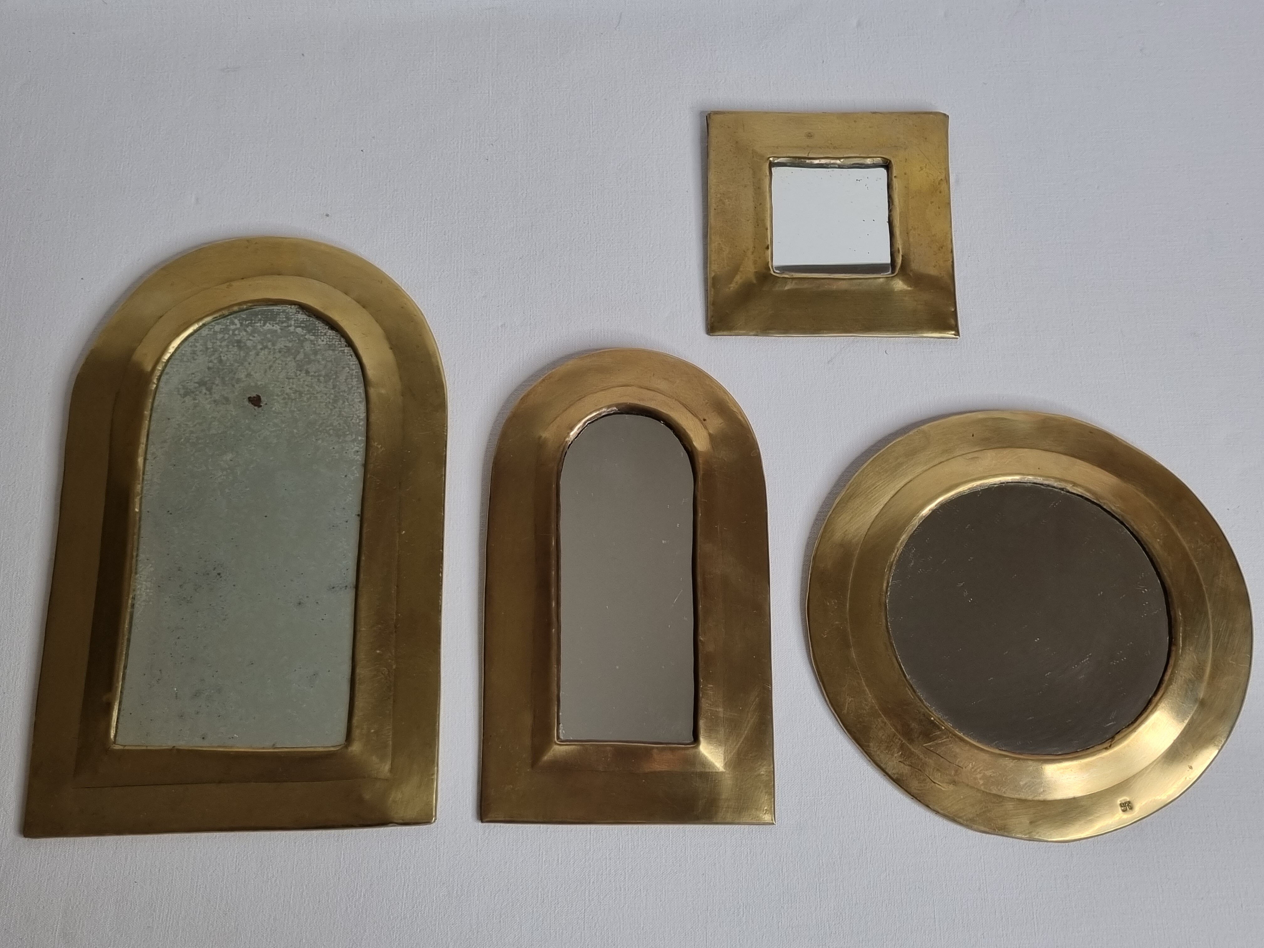 Set of 4 Moroccan mirrors in vintage brass 27 cm