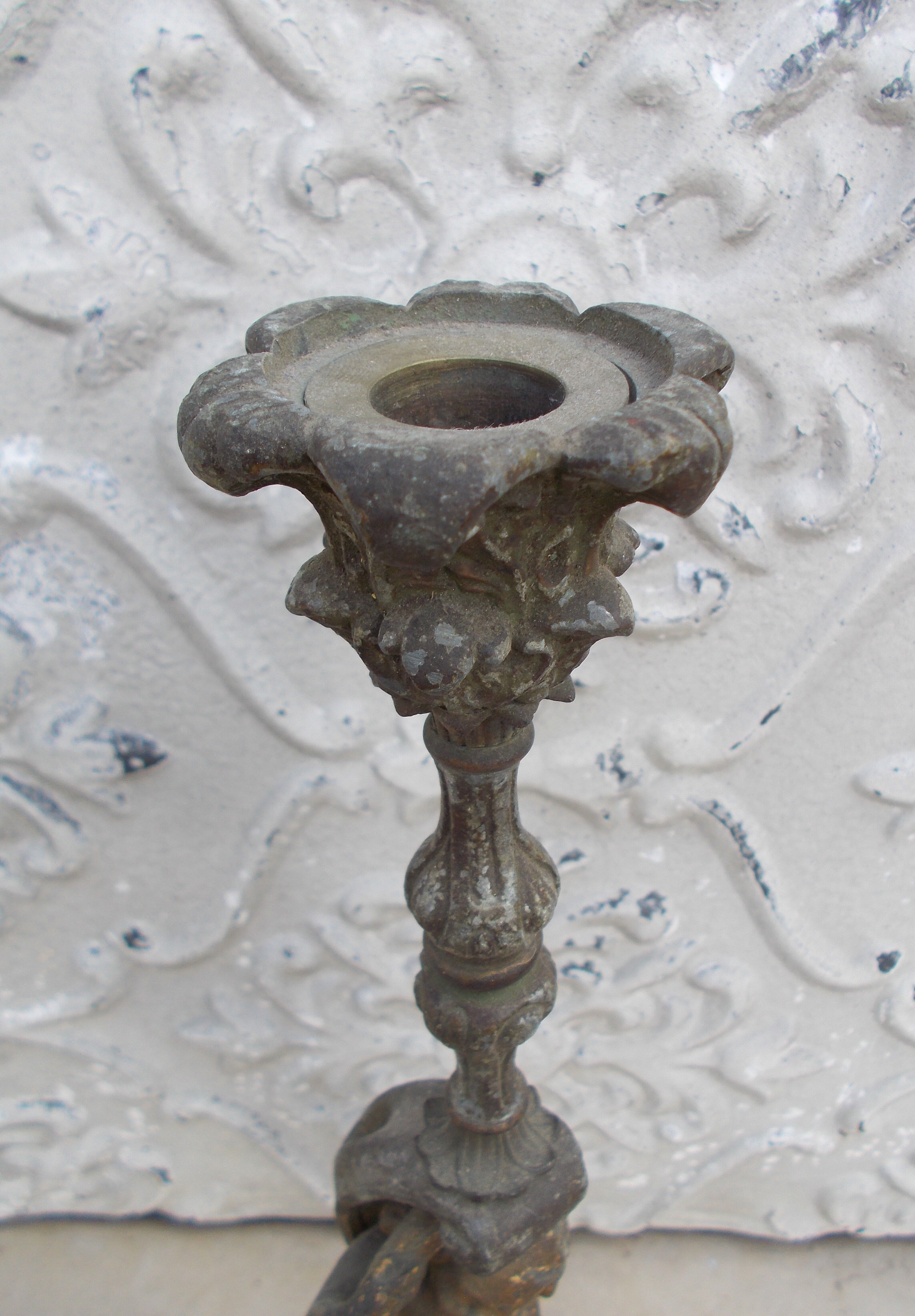 Bougeoir ancien putto regule