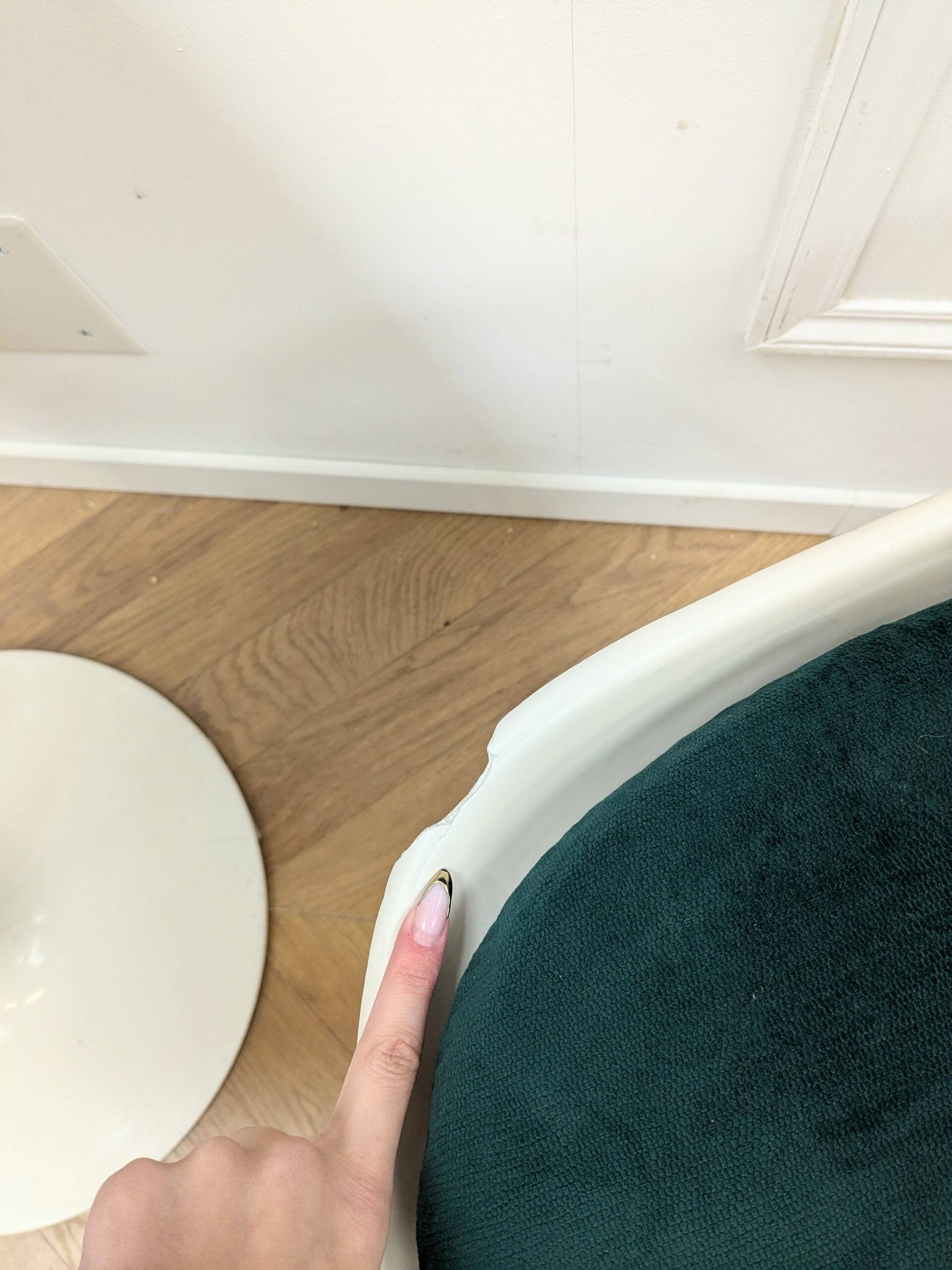 Tulip Chairs by Eero Saarinen