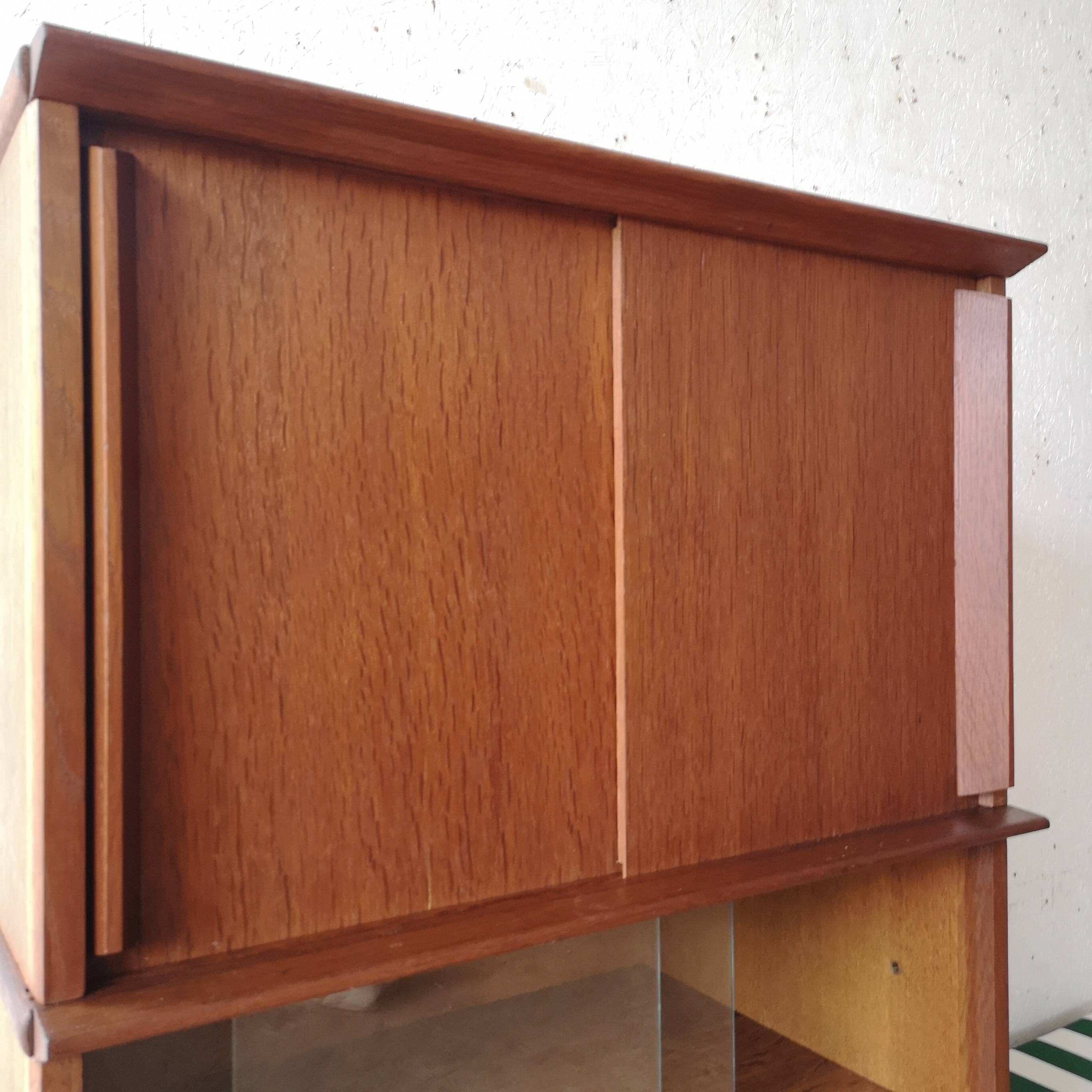 Asymmetrical Oscar furniture from the 60s/70s.