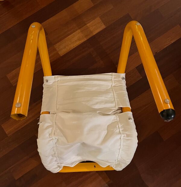 Bureau et chaise tubulaire jaune année 70's