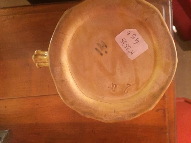 Water pitcher, water pot in dabbling