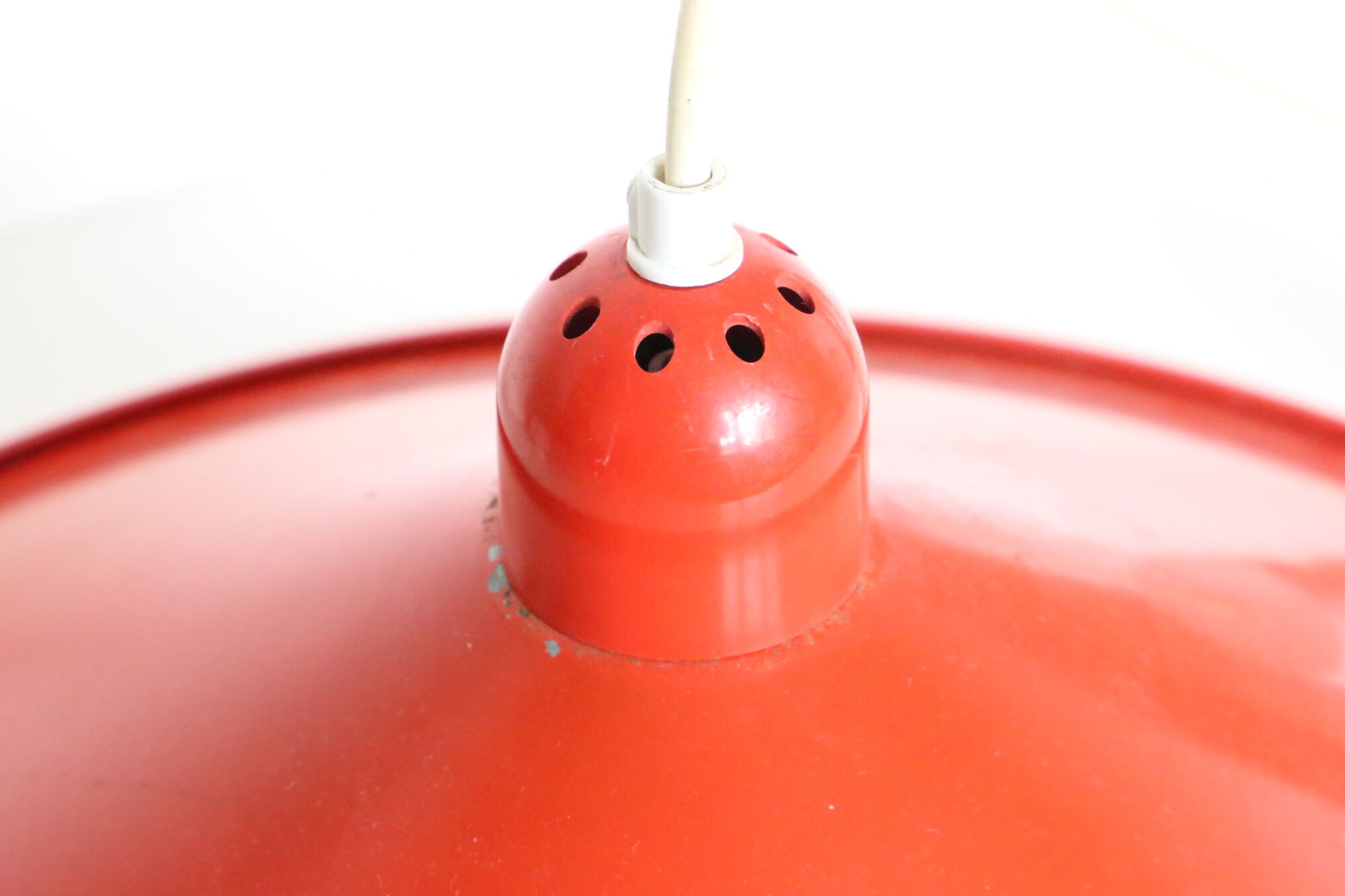 Suspension in red industrial enamelled metal, vintage