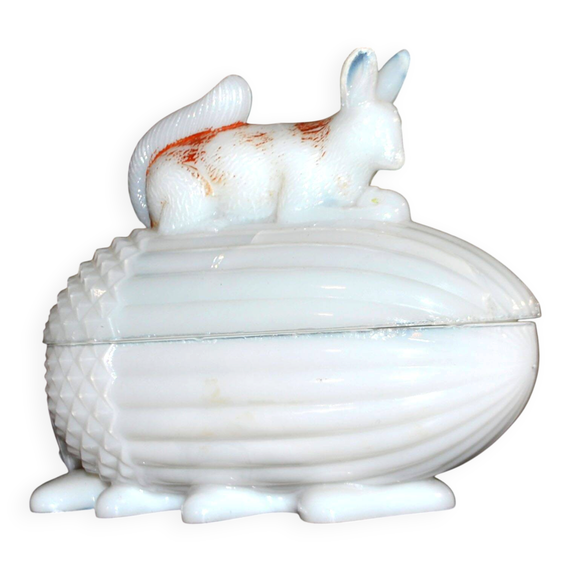 Sucrier écureuil en opaline blanche Vallerysthal, 1910