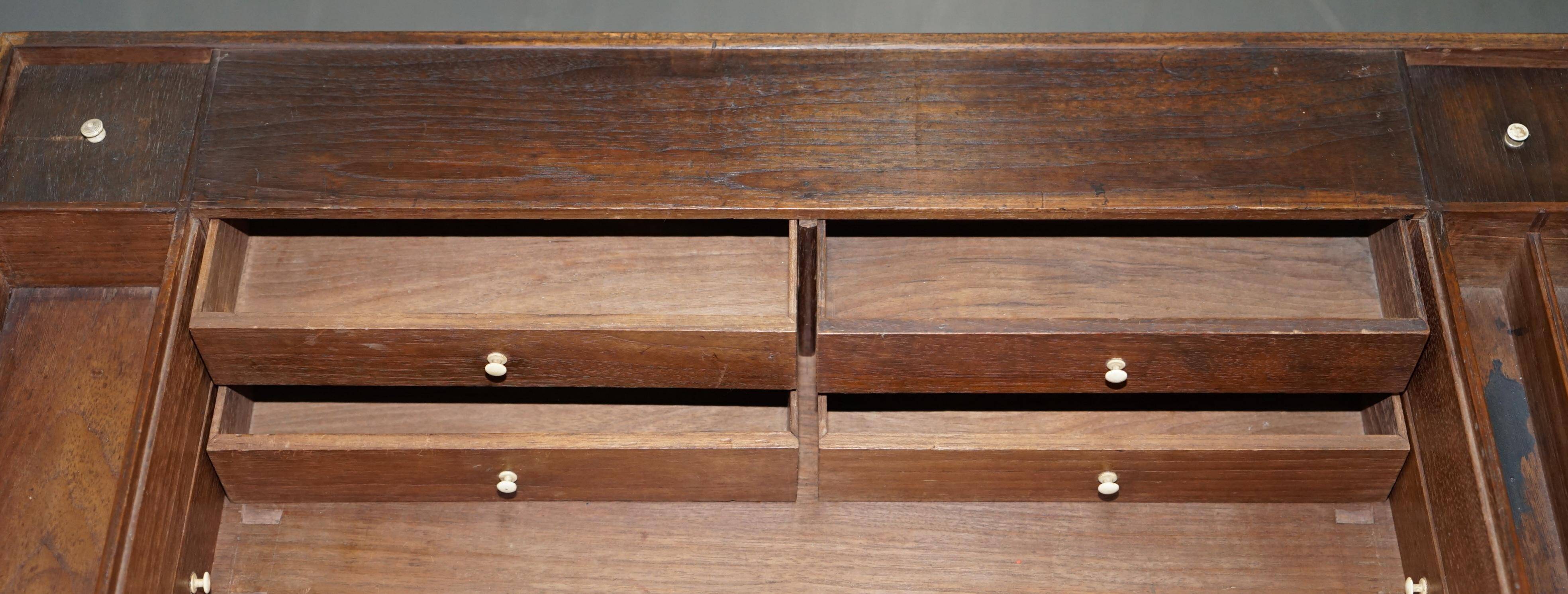 Library secretary George III in Cuban mahogany by Gillows, circa 1790.