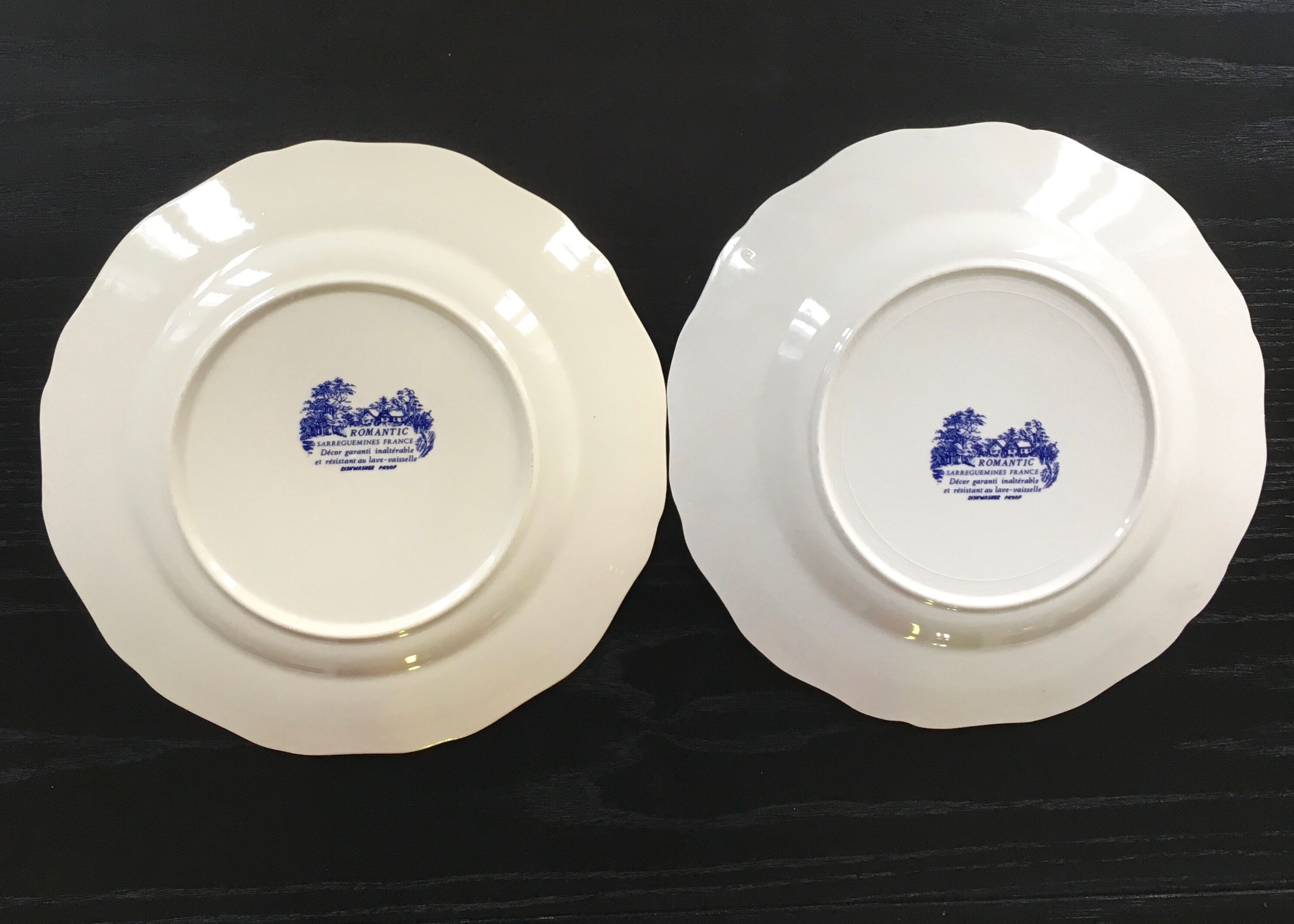 Set of 2 Romantic blue decorative plates