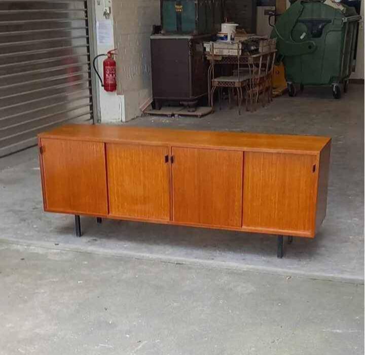 Florence Knoll sideboard in walnut 1960's