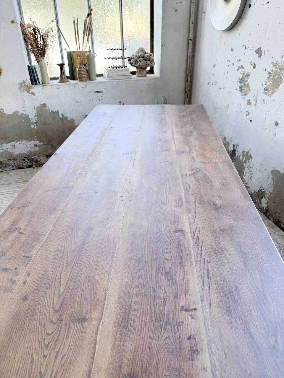XL farmhouse table in solid oak, brutalist style, 20th century.