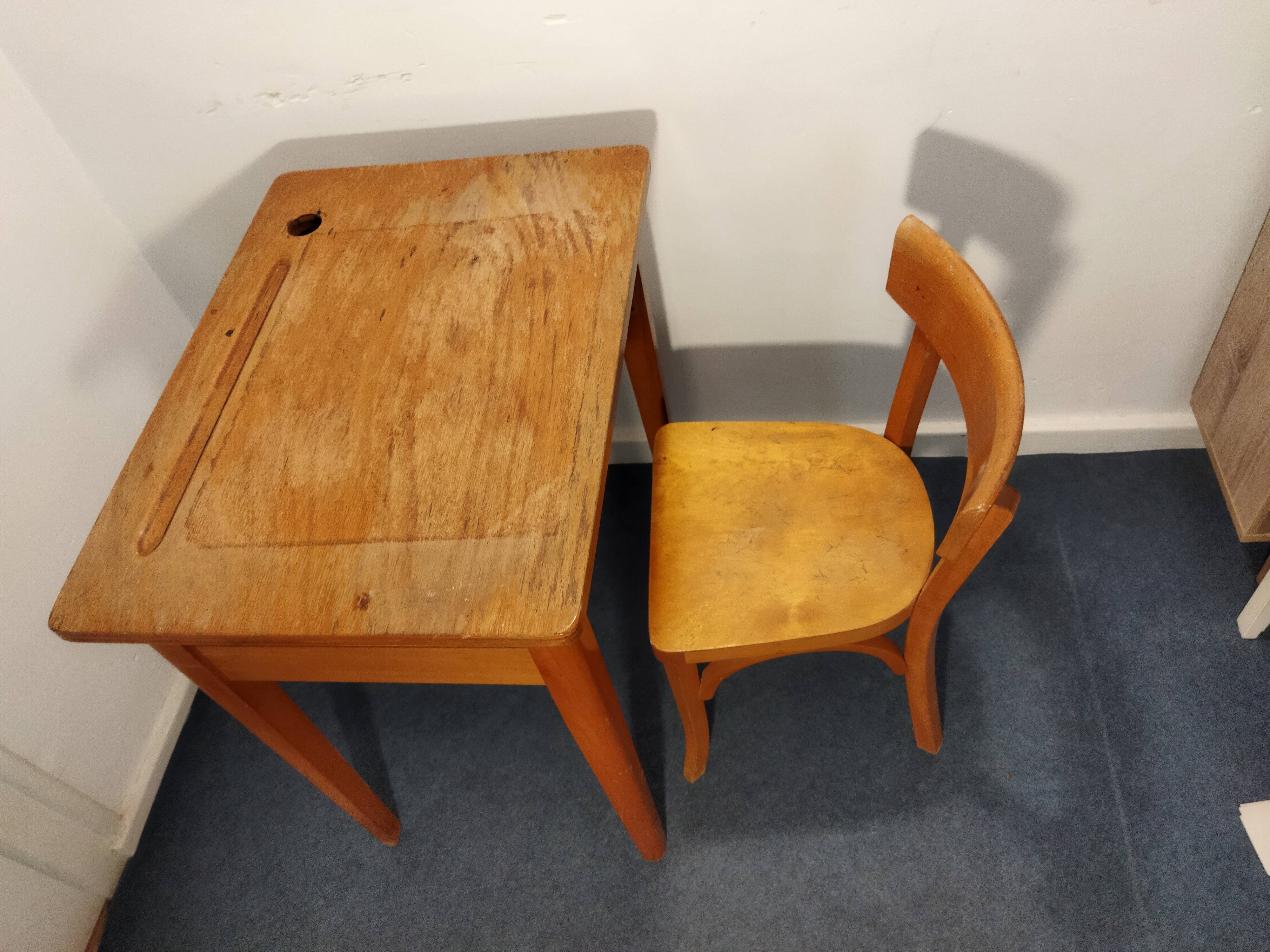 Desk and children's chair Baumann