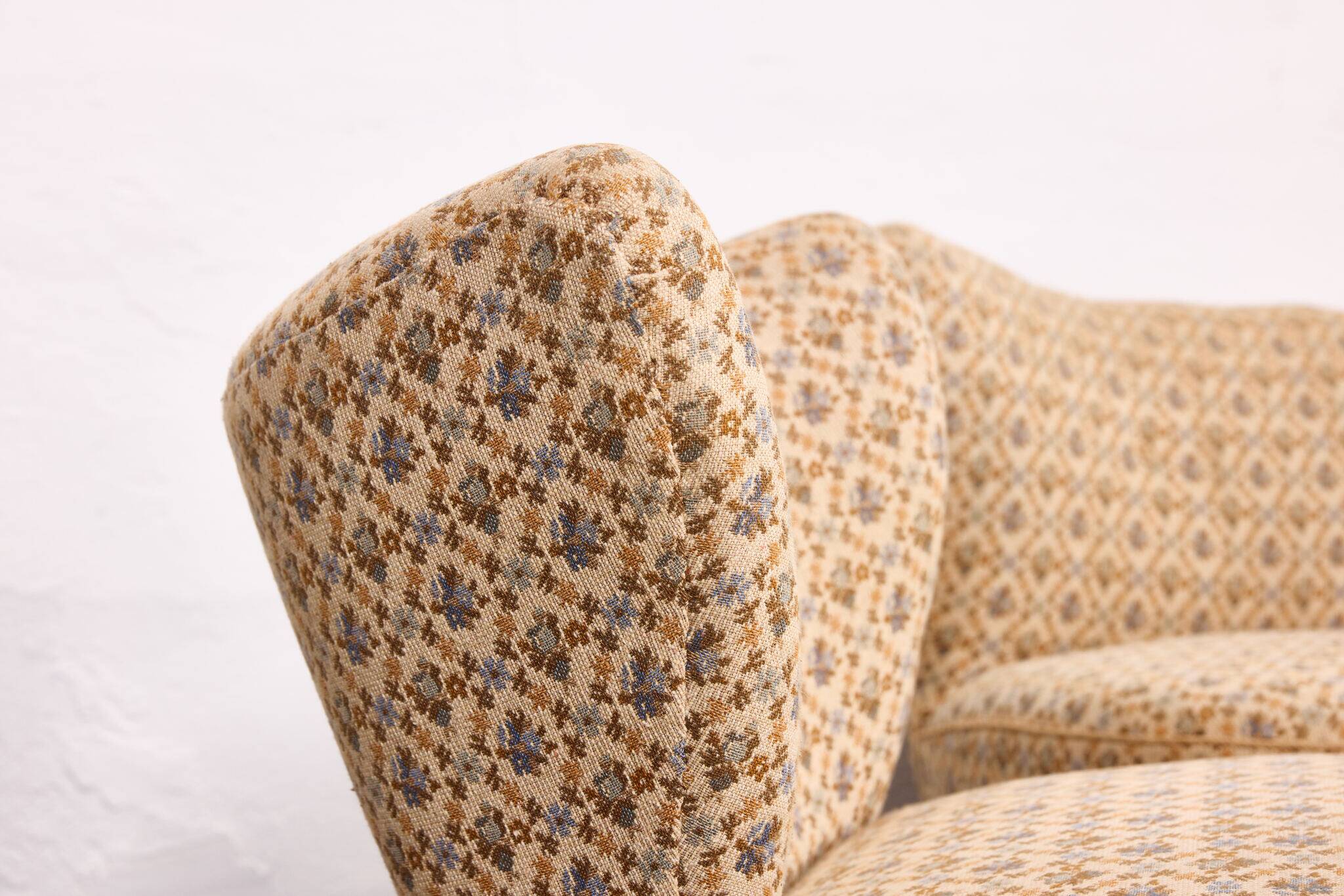 Swedish lounge sofa & cocktail chair set, 1950s – curved wingback