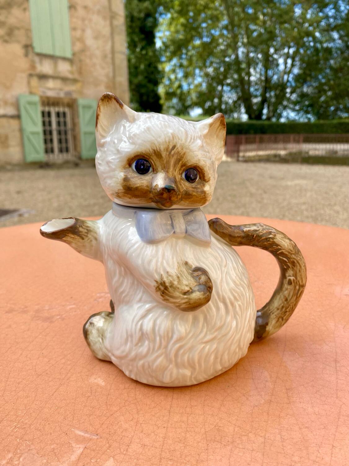 Vintage kitten teapot