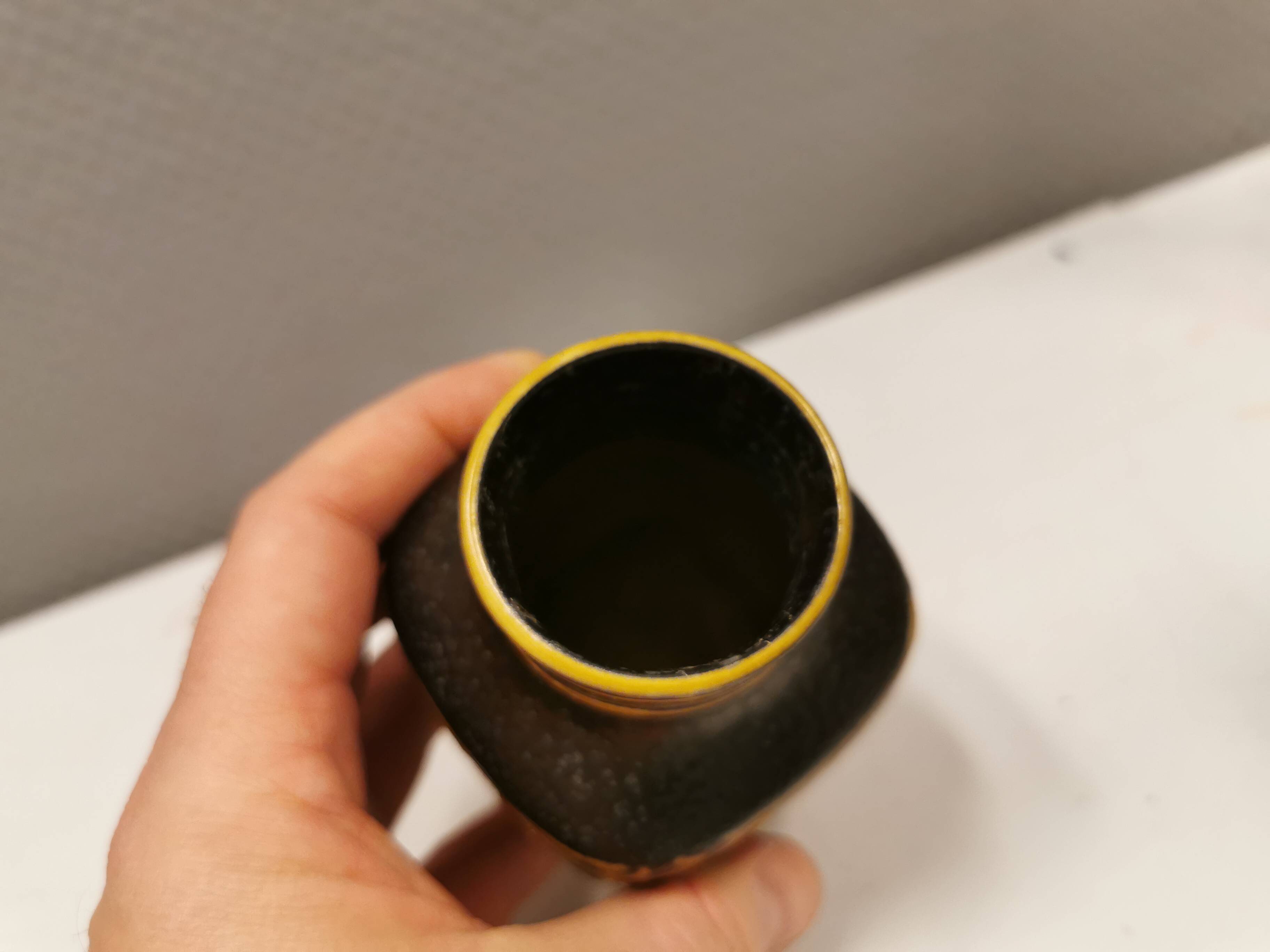 Small ceramic vase, designed by Nils Thorsson for Aluminia/Royal Copenhagen in the 1950-60s.