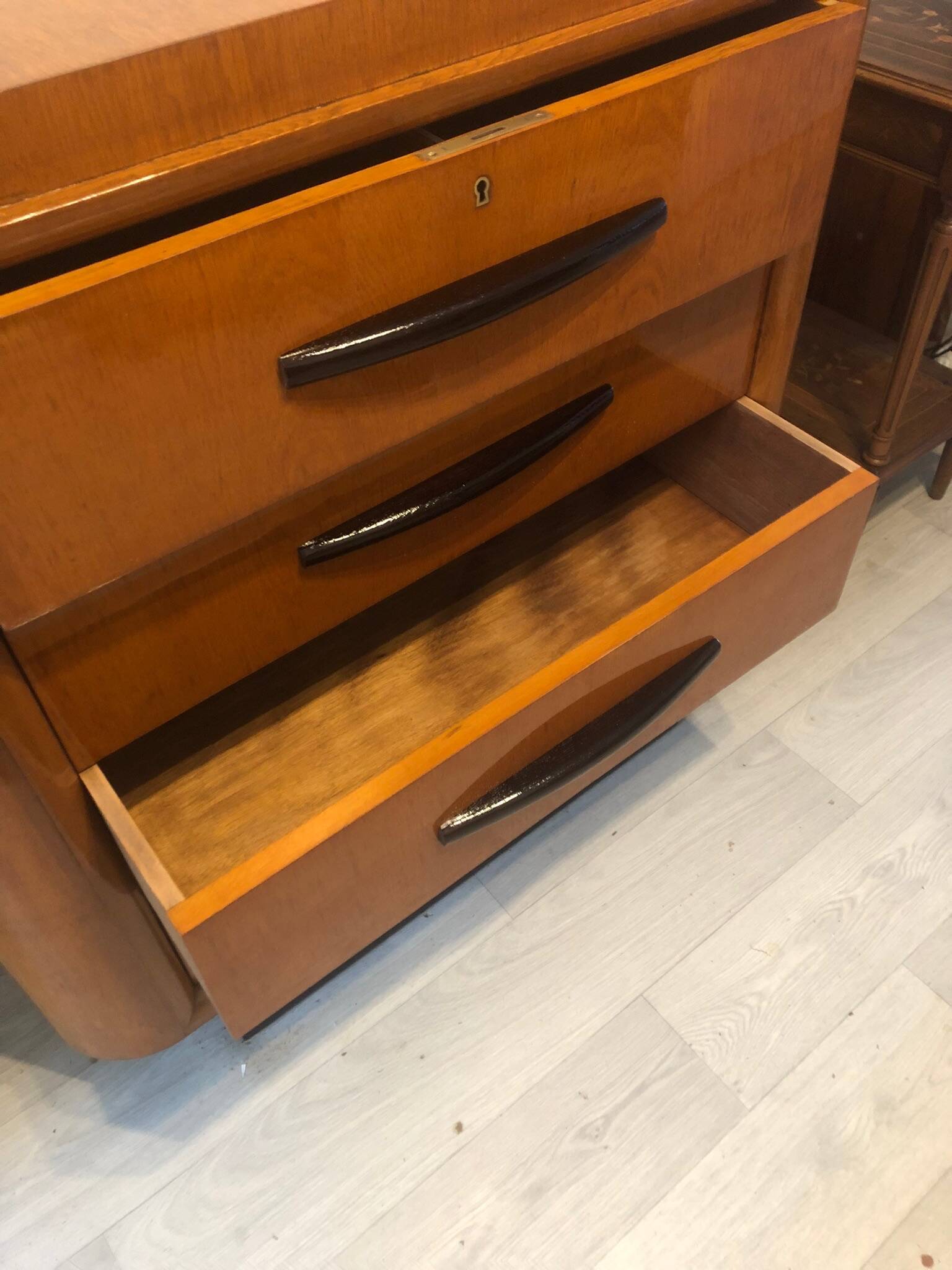 Art Deco chest of drawers