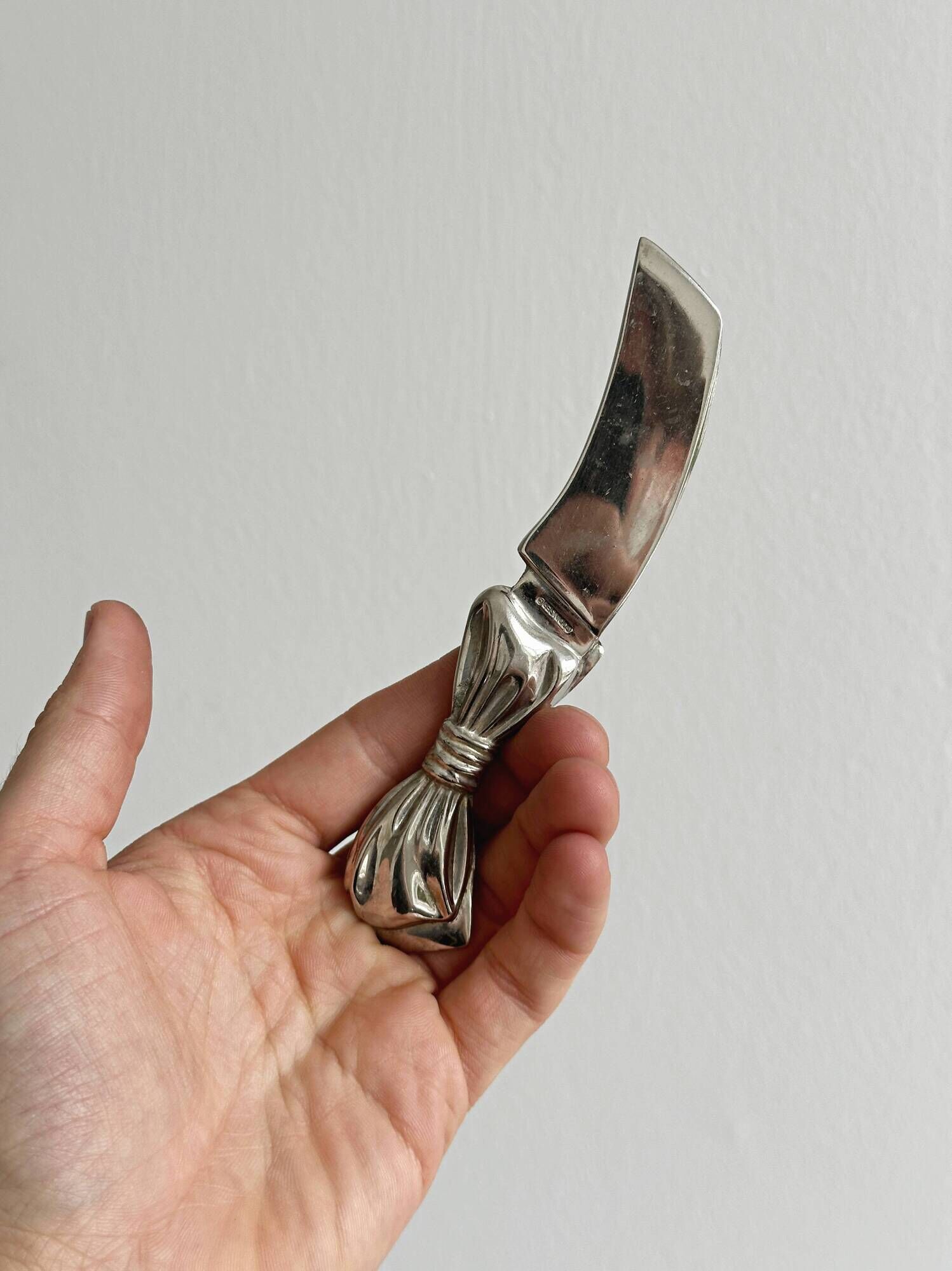 Metal butter knives