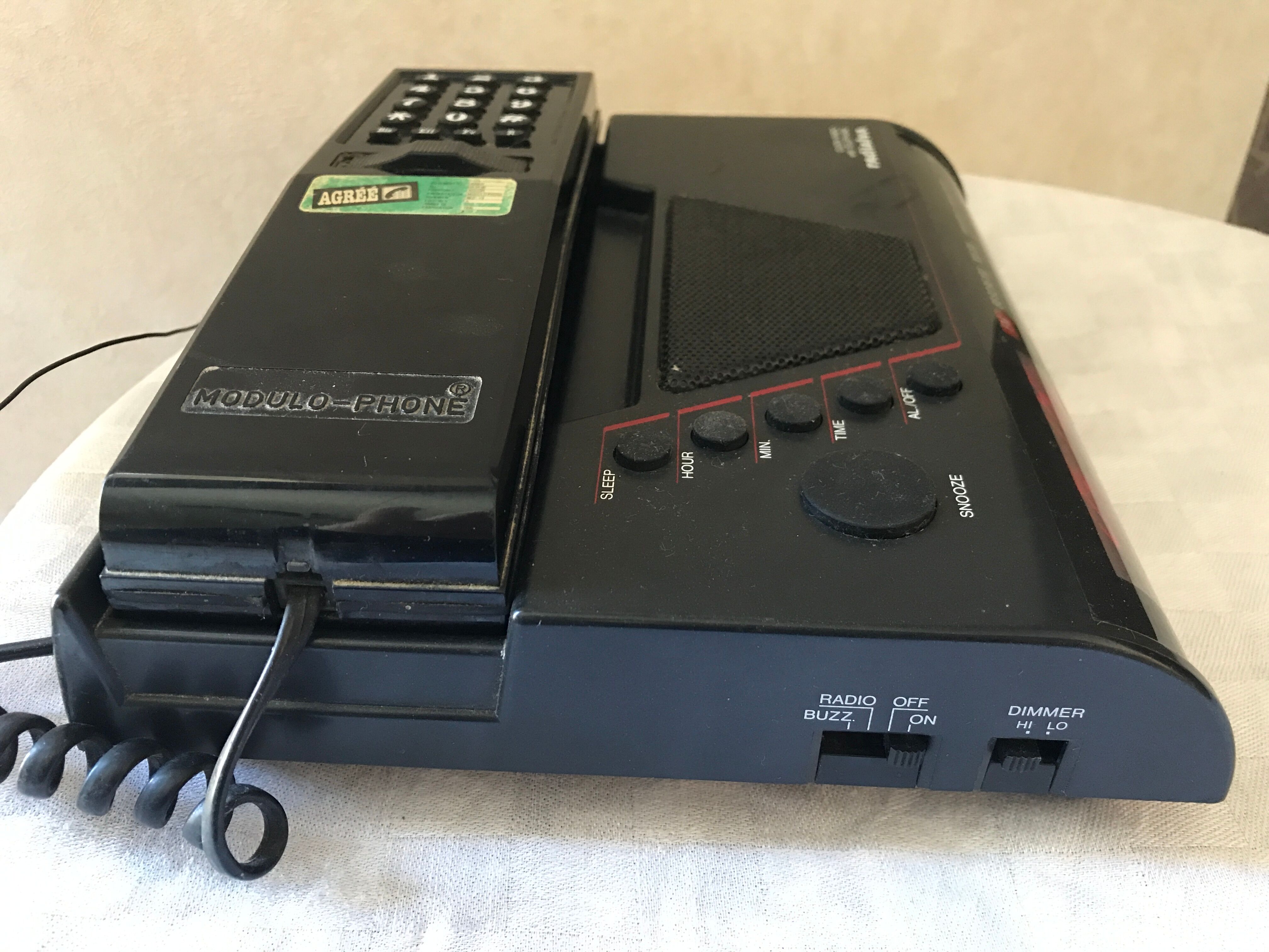 Radio alarm clock vintage phone